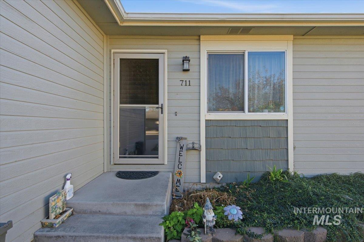 711 Prince Ave Property Photo 4