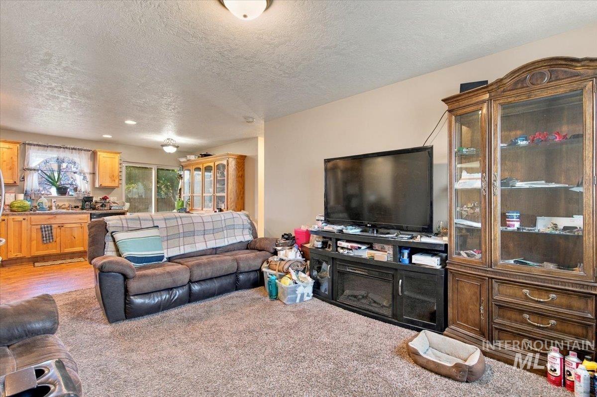 711 Prince Ave Property Photo 5