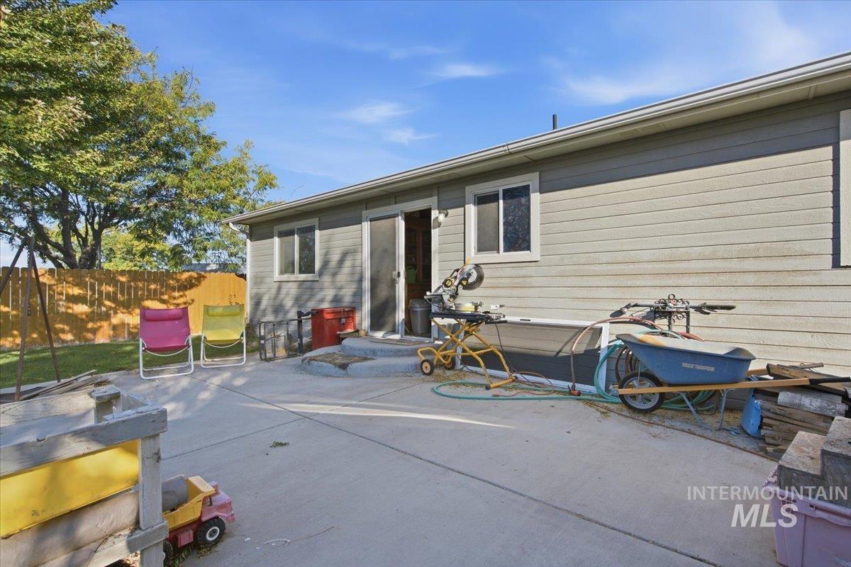 711 Prince Ave Property Photo 23