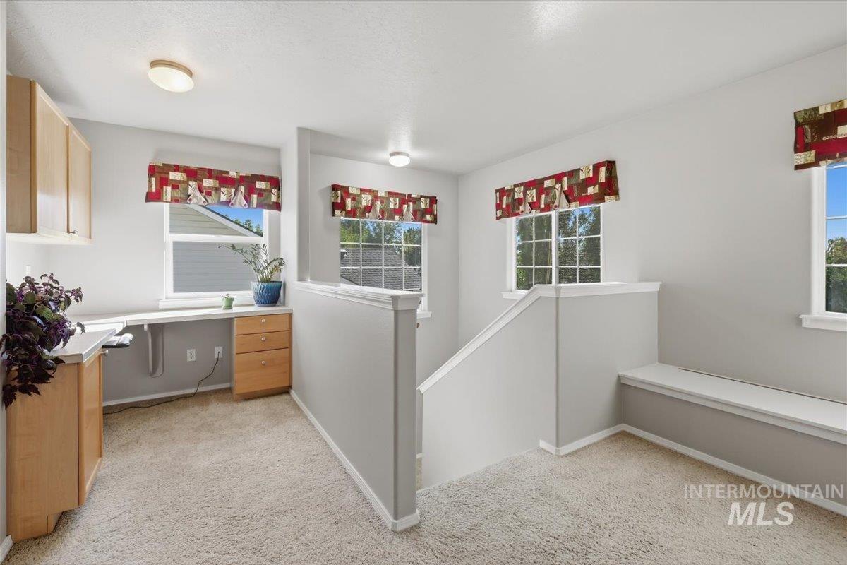 2082 E Glasgow St Property Photo 24