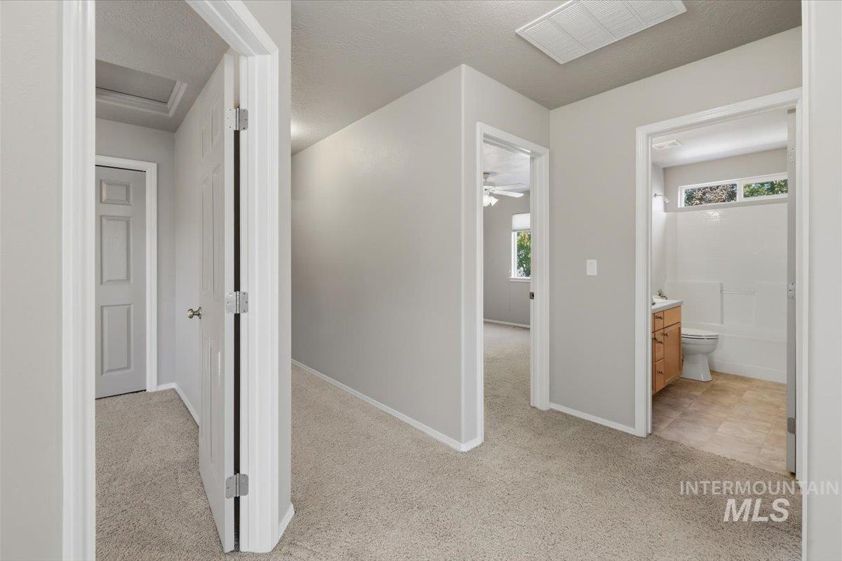 2082 E Glasgow St Property Photo 26