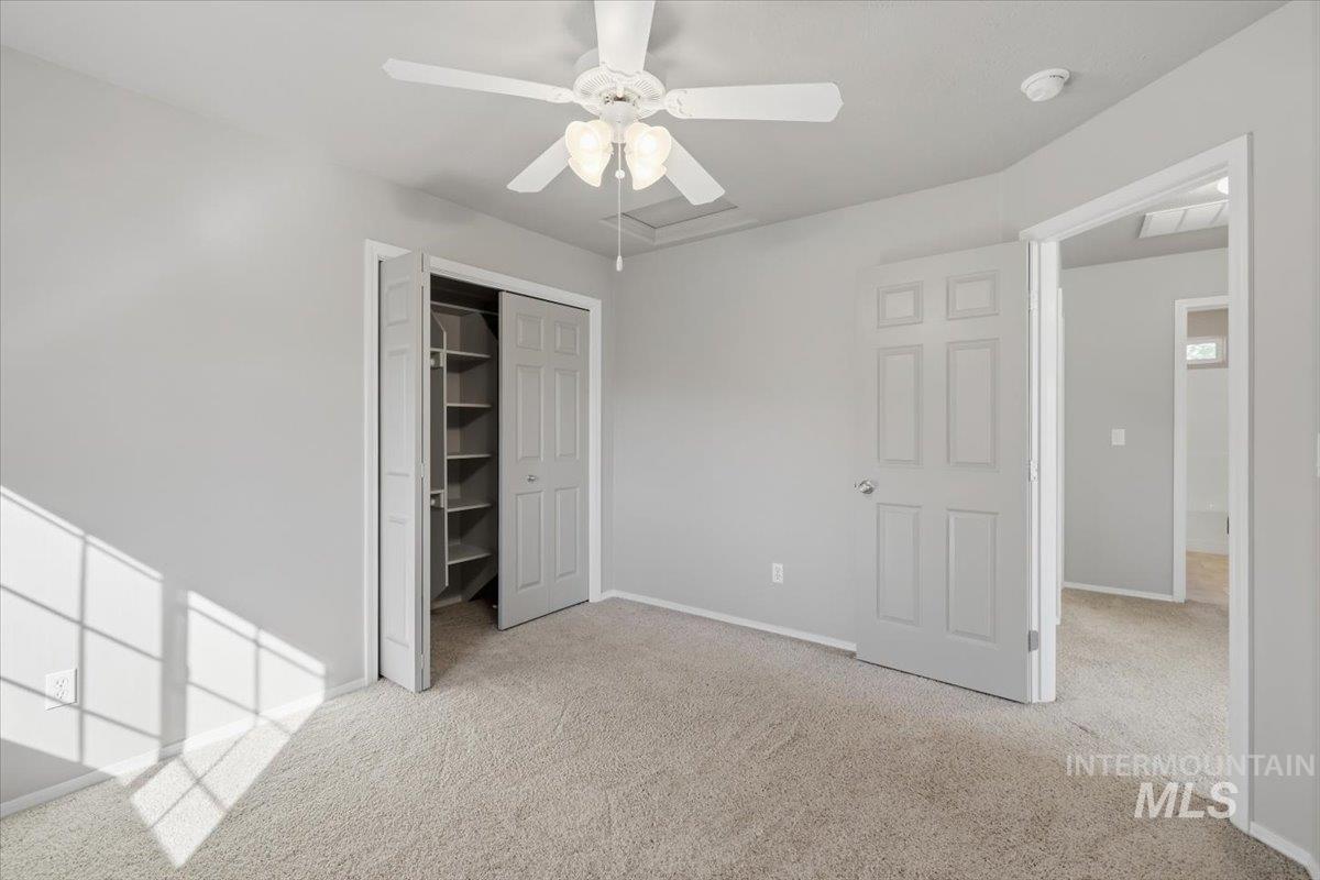 2082 E Glasgow St Property Photo 27