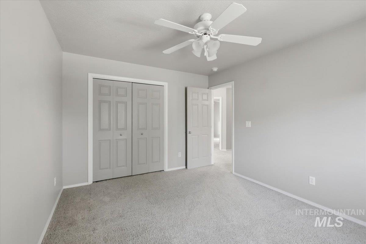 2082 E Glasgow St Property Photo 30