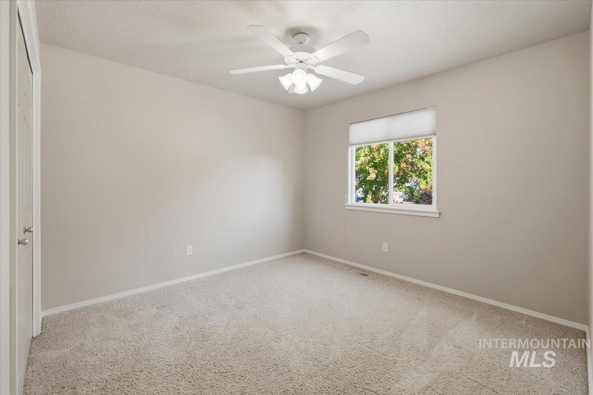 2082 E Glasgow St Property Photo 31