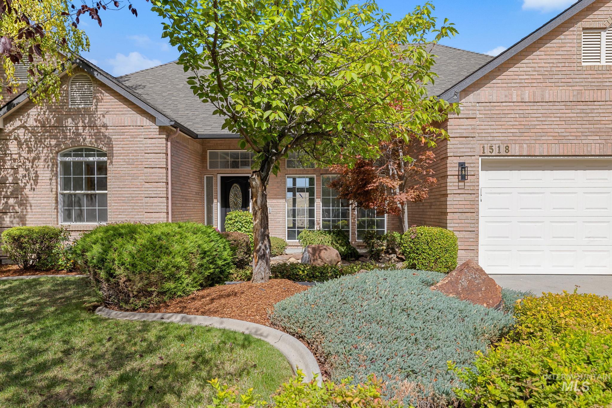 1518 E Braemere Road Property Photo 1