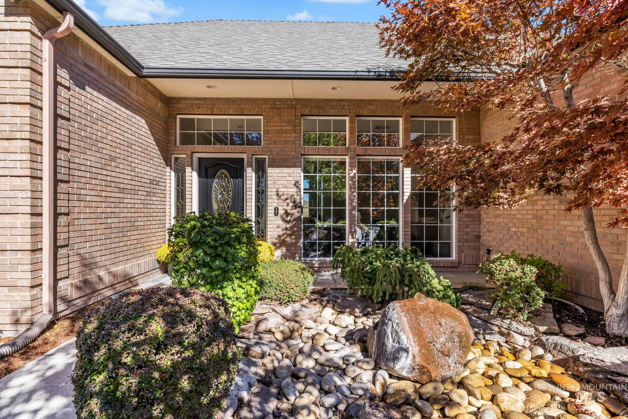 1518 E Braemere Road Property Photo 3