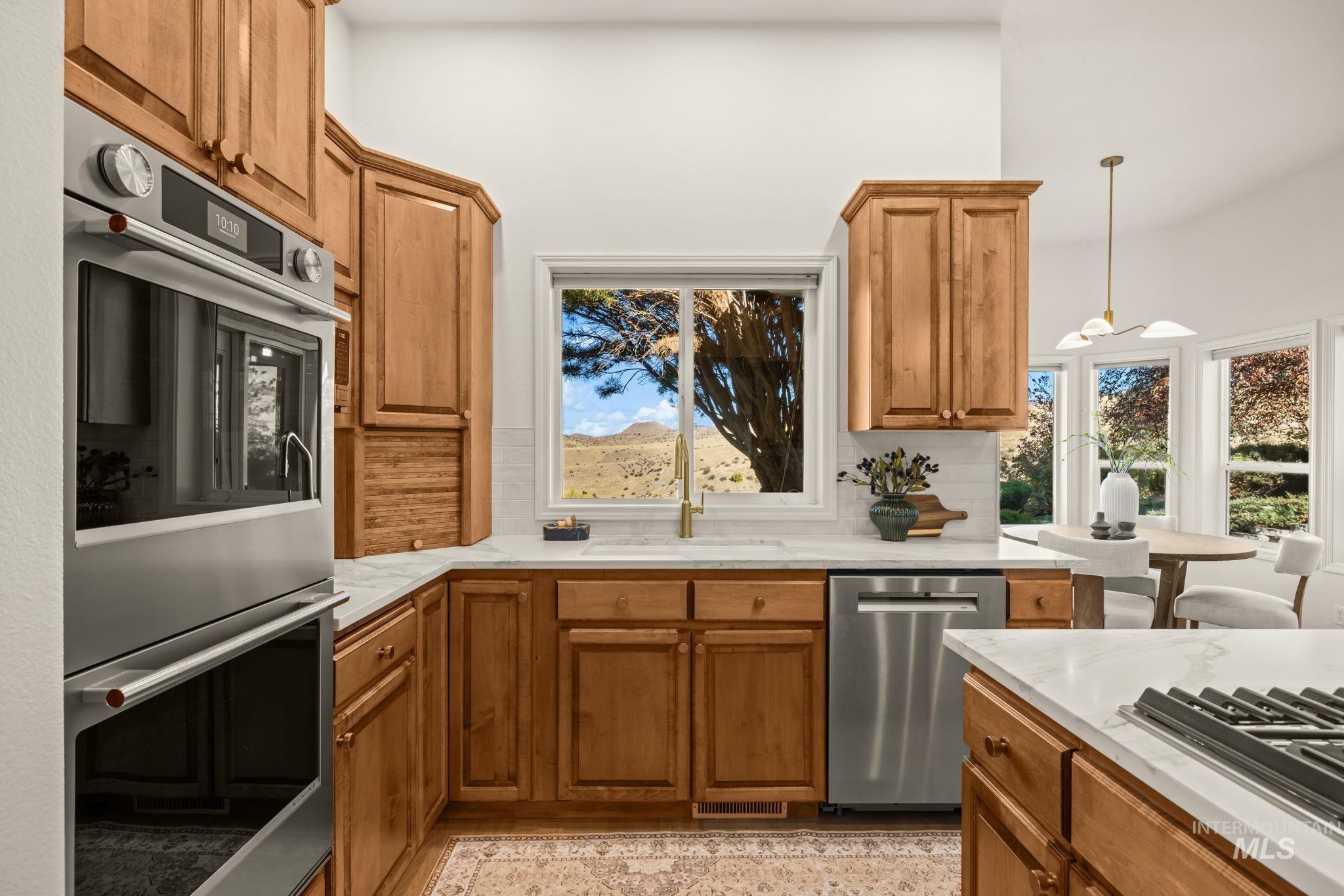 1518 E Braemere Road Property Photo 15