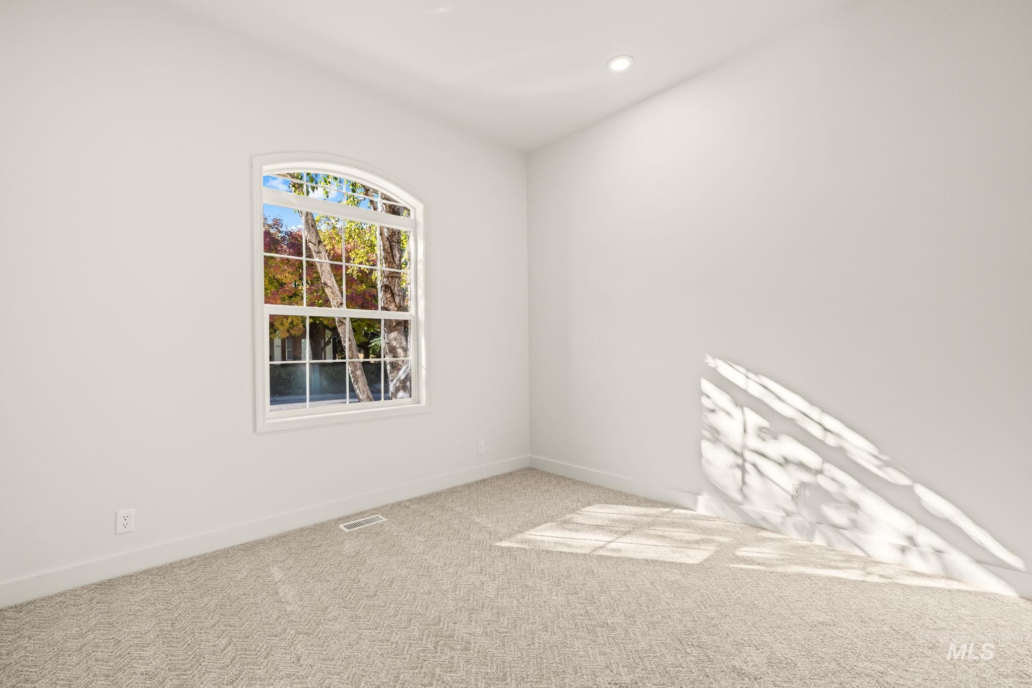 1518 E Braemere Road Property Photo 27