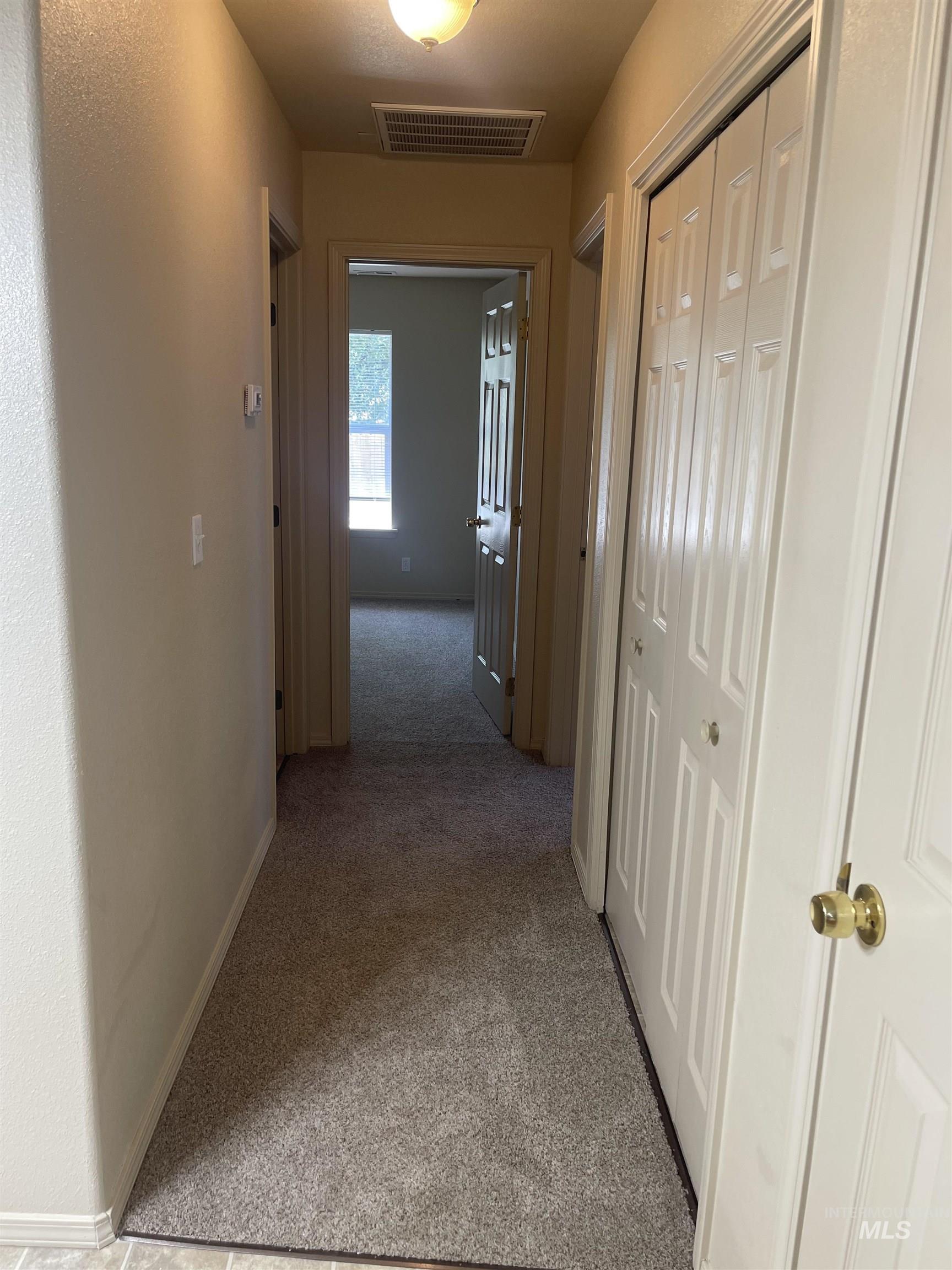 1175/1177 Se Freedom Circle Property Photo 7