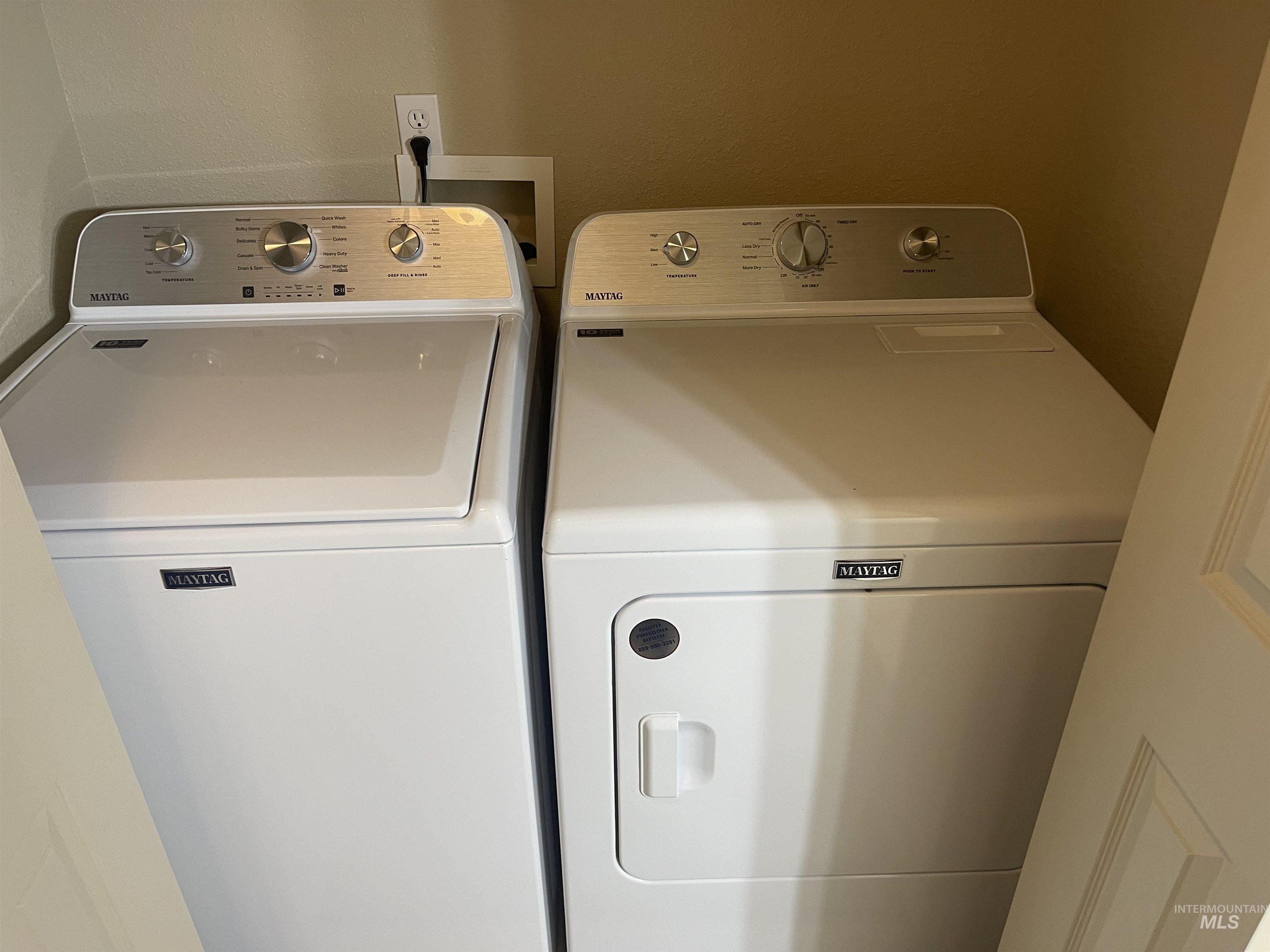 1175/1177 Se Freedom Circle Property Photo 8
