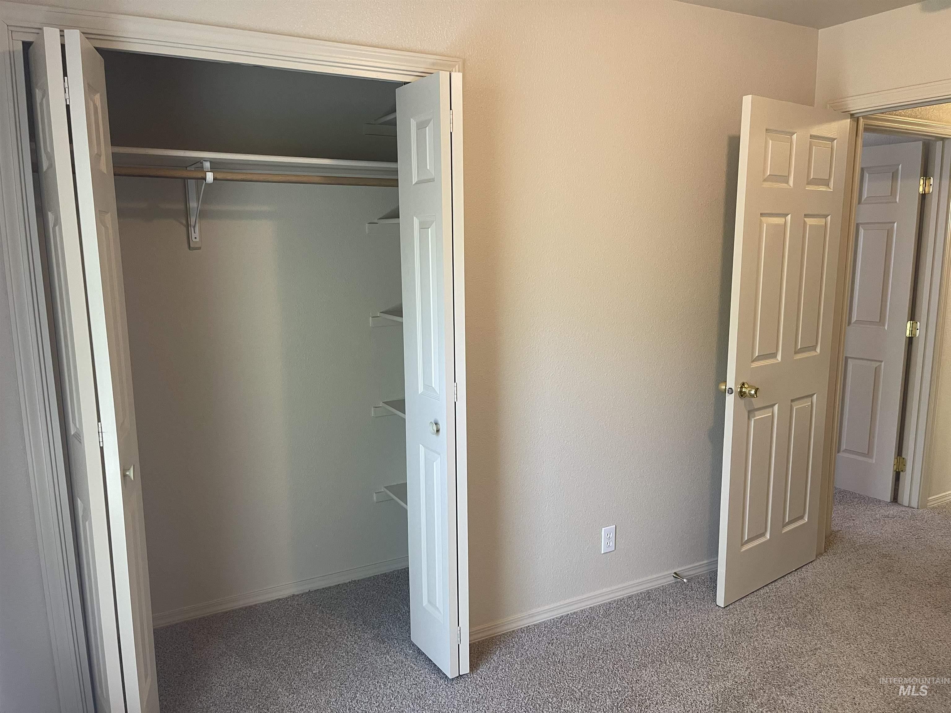 1175/1177 Se Freedom Circle Property Photo 10