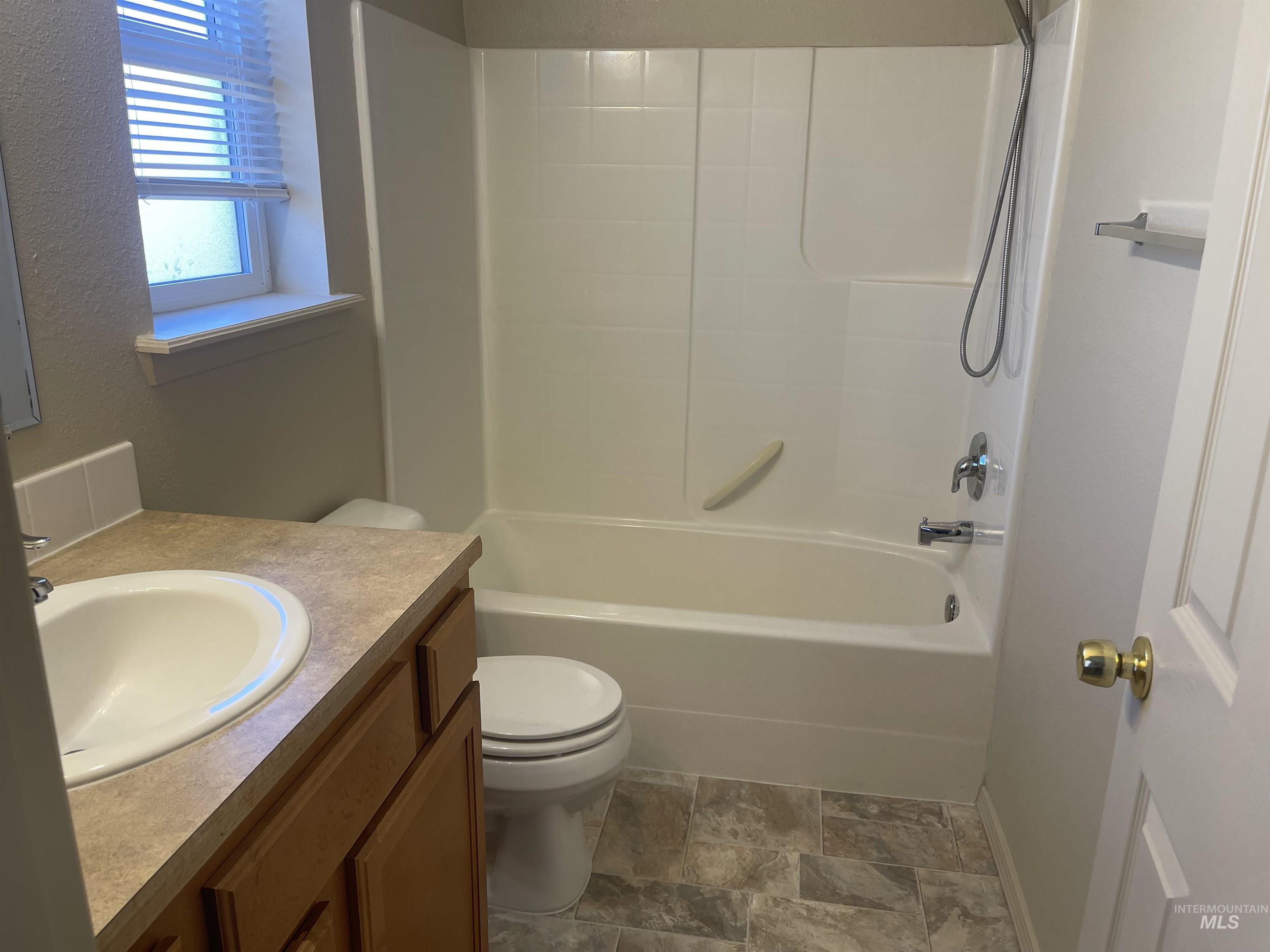 1175/1177 Se Freedom Circle Property Photo 14