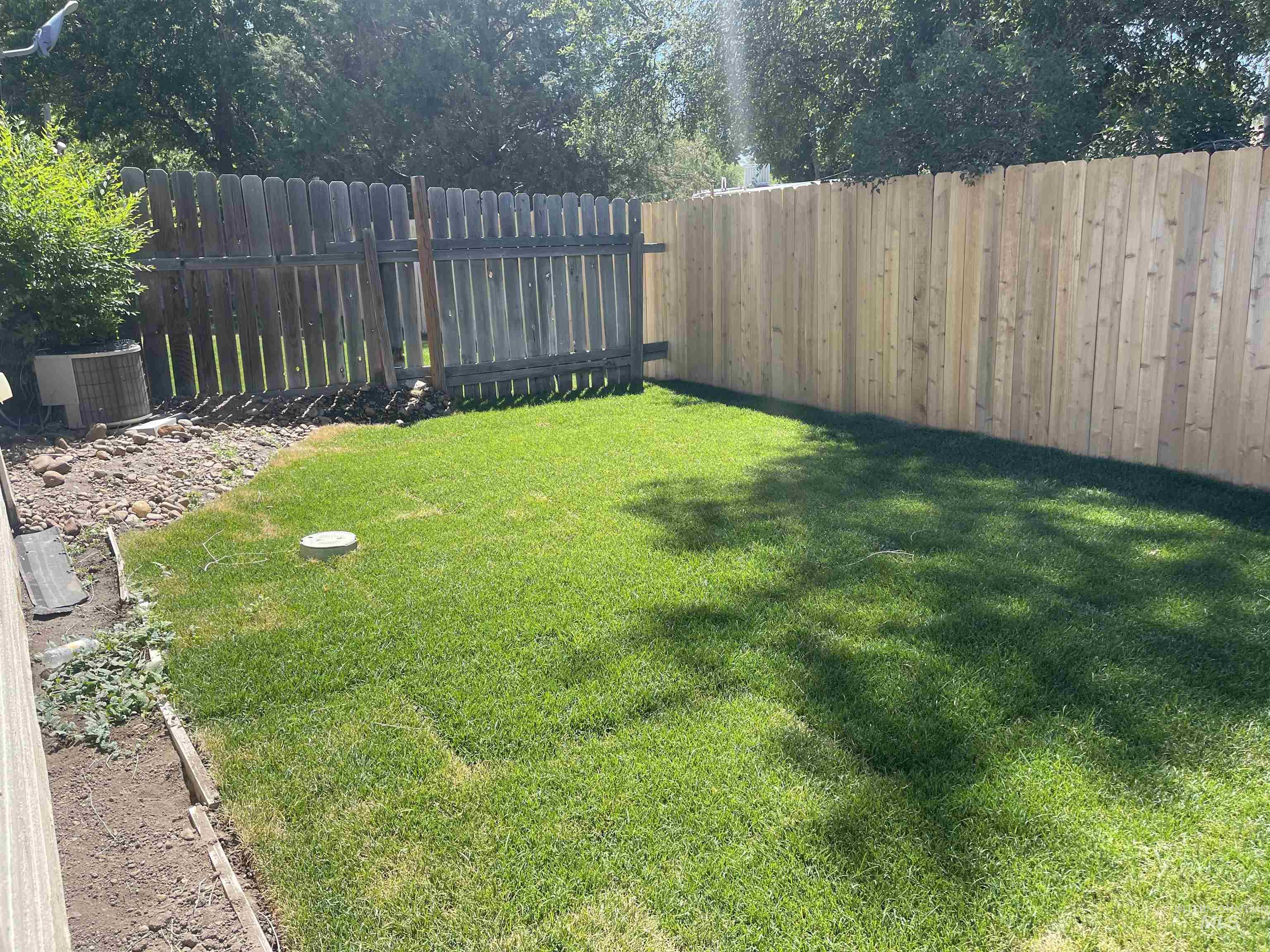 1175/1177 Se Freedom Circle Property Photo 18