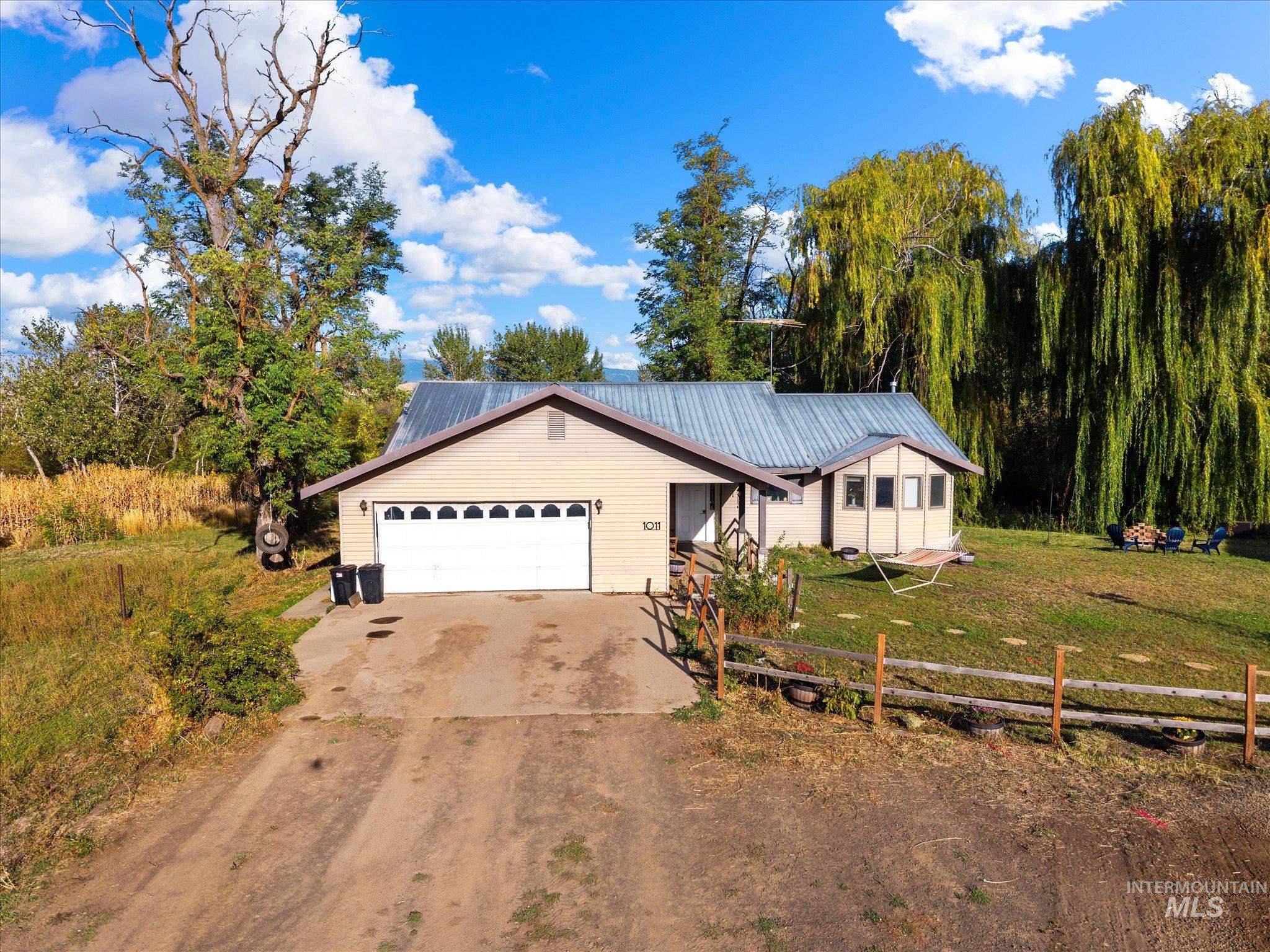 1009 Grays Creek Rd. Property Photo 3