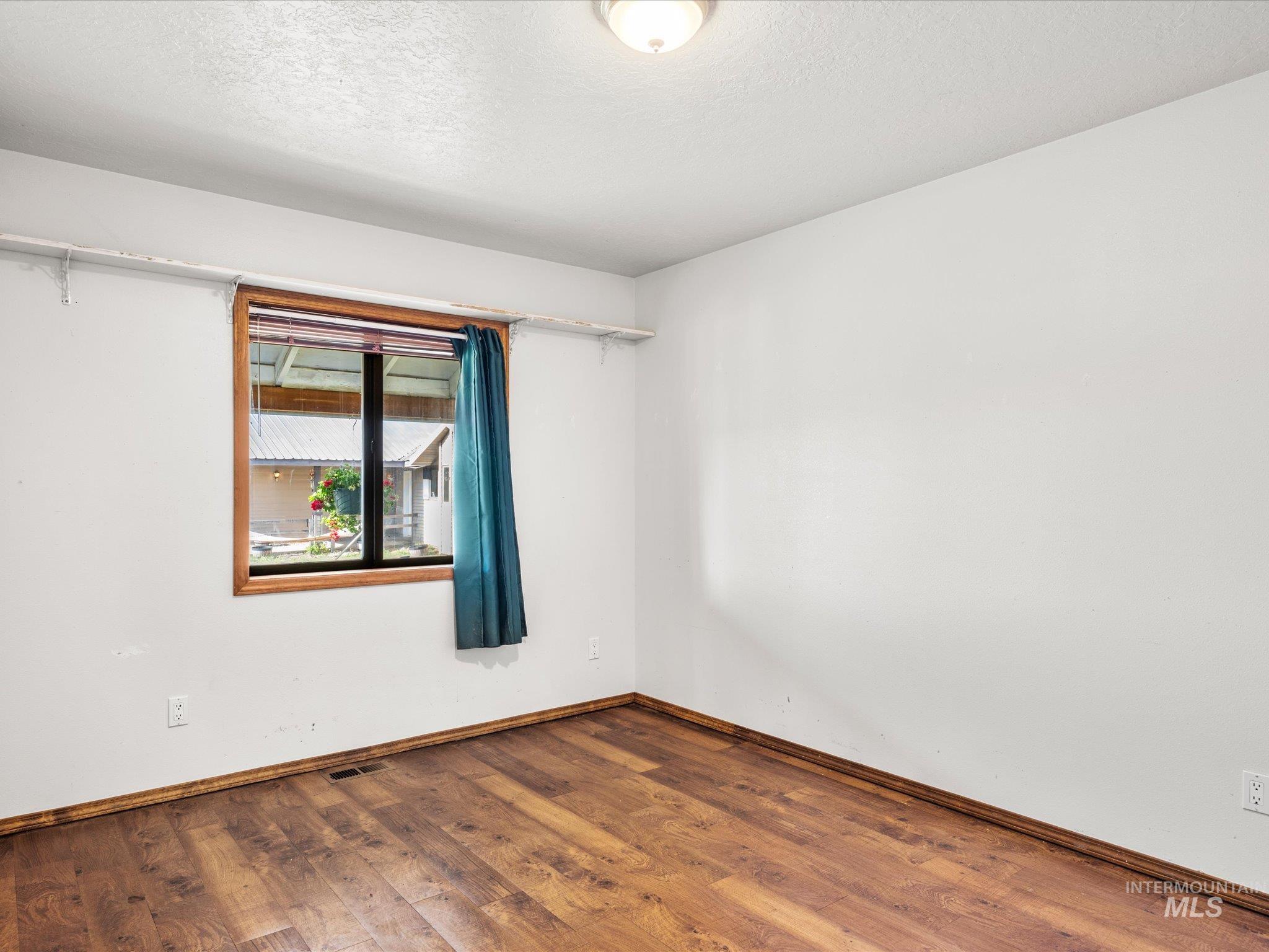1009 Grays Creek Rd. Property Photo 25