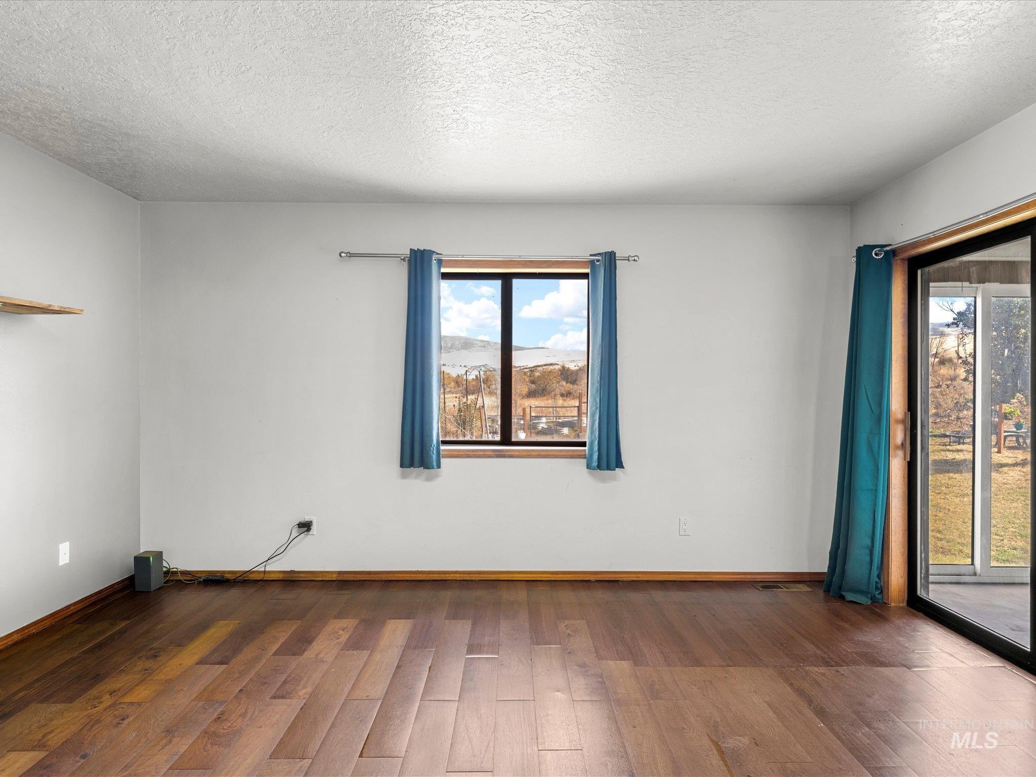 1009 Grays Creek Rd. Property Photo 27