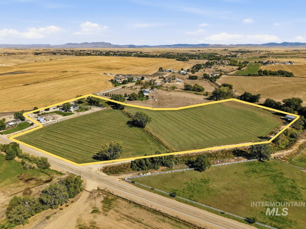 16921 Oasis Rd Property Photo 4
