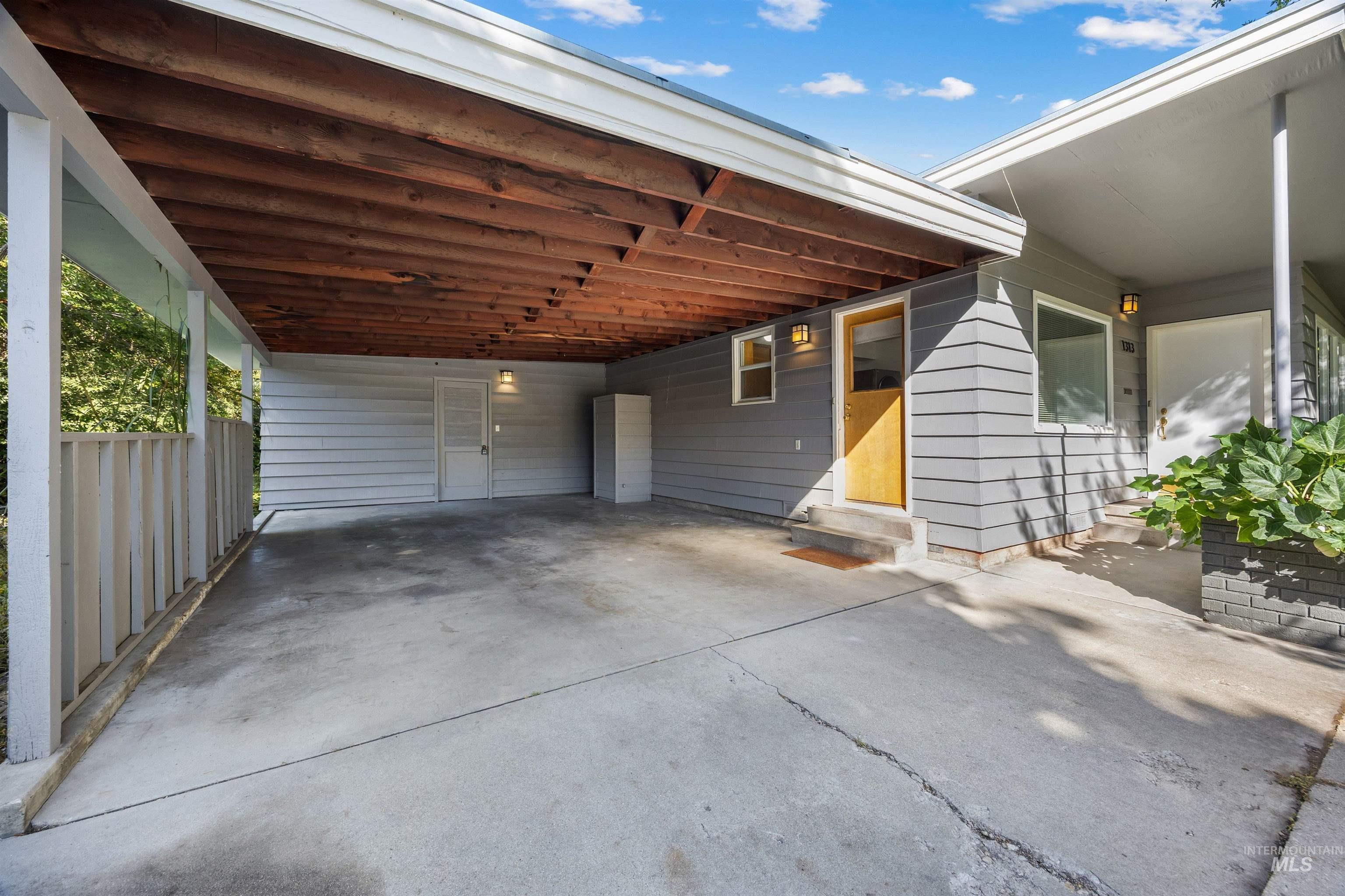 1313 S Pacific Street Property Photo 24
