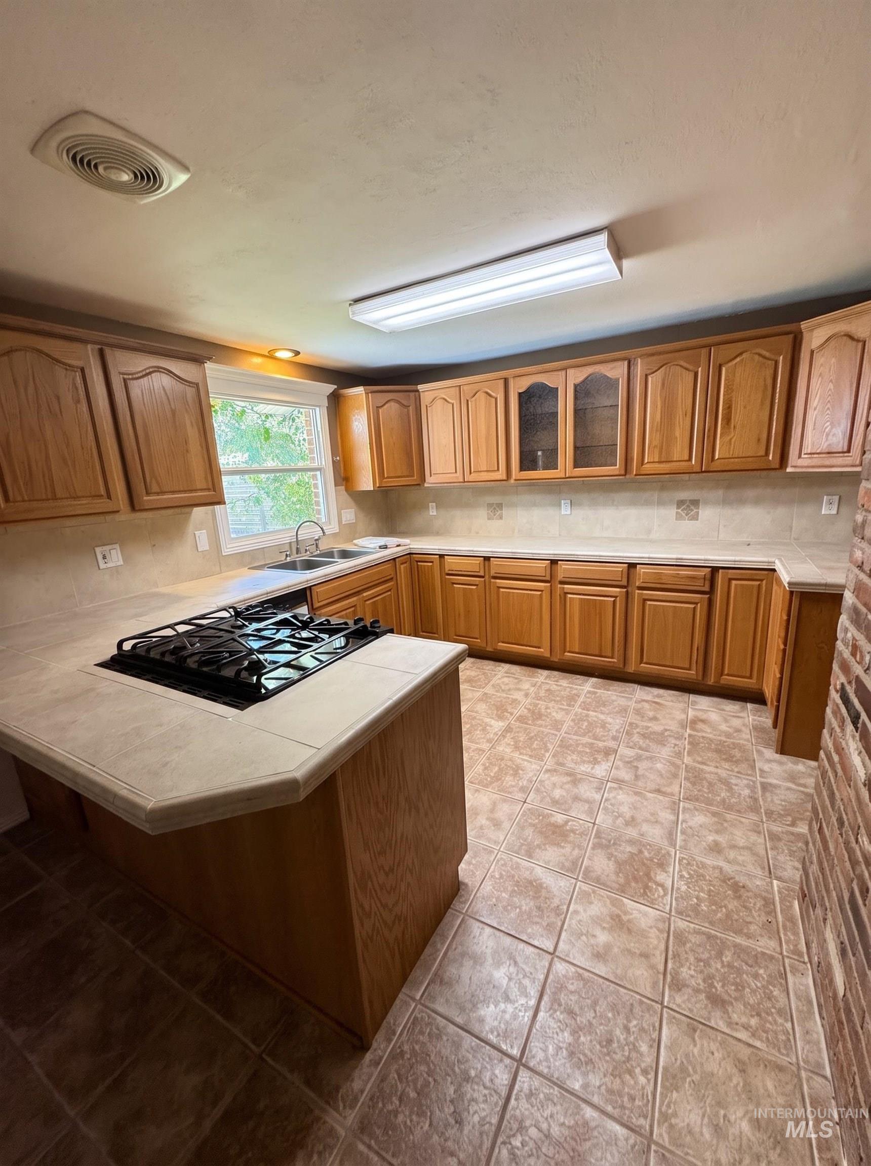 2708 N Redway Rd Property Photo 8