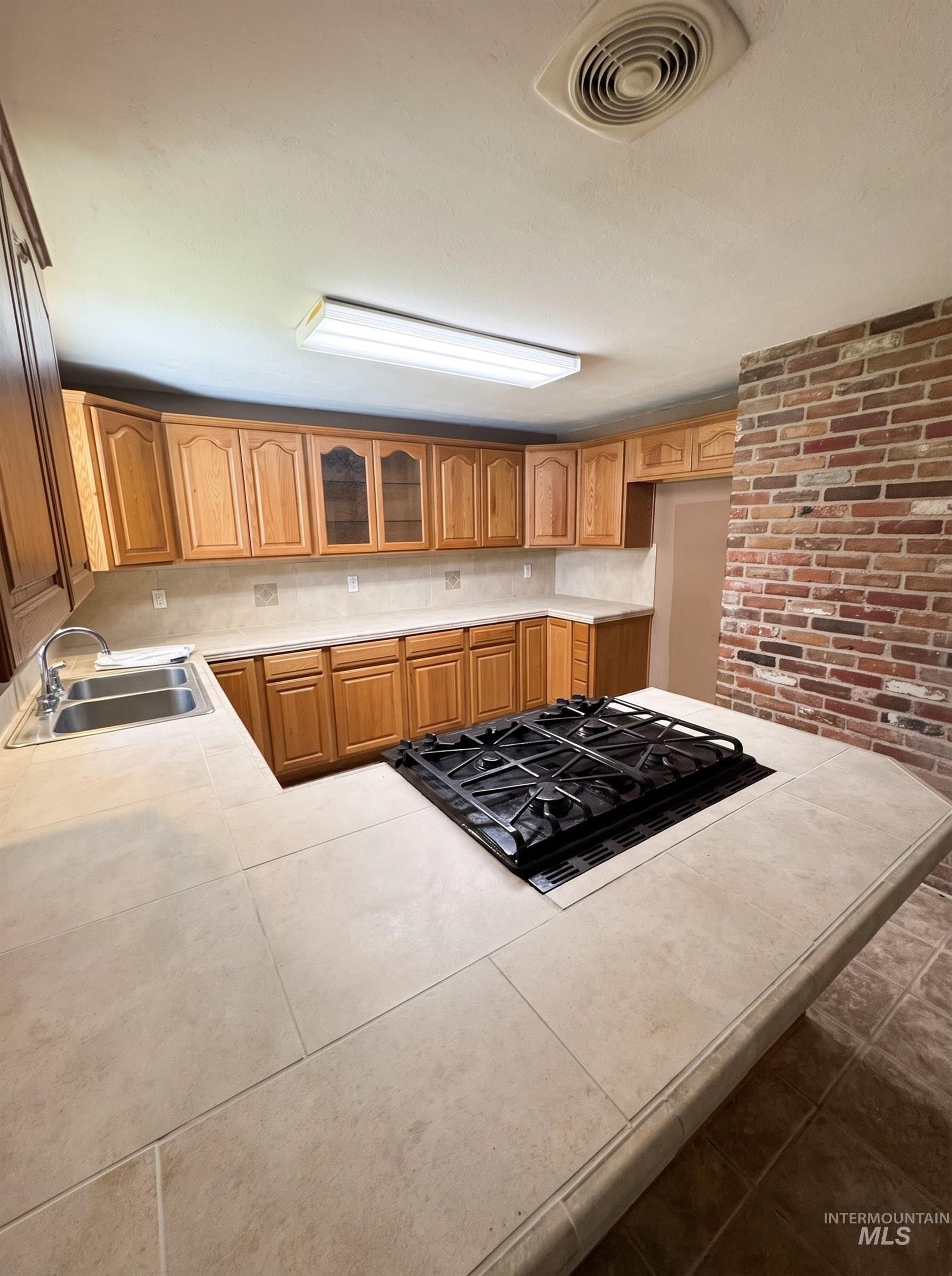 2708 N Redway Rd Property Photo 9