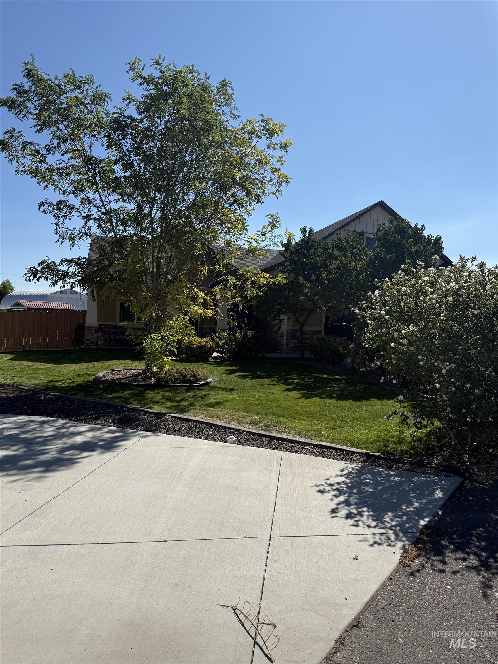 931 Applewood Dr. Property Photo 1