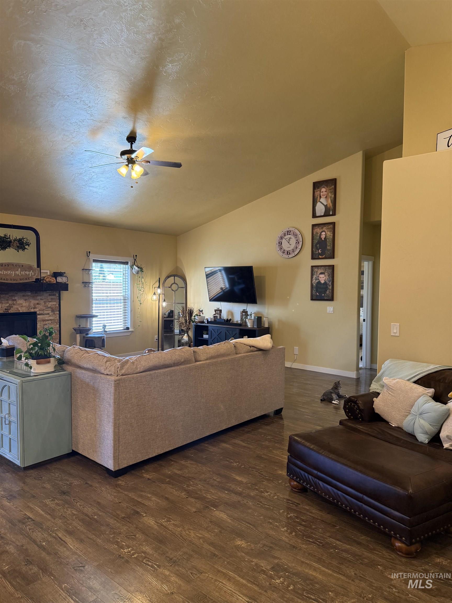 931 Applewood Dr. Property Photo 8