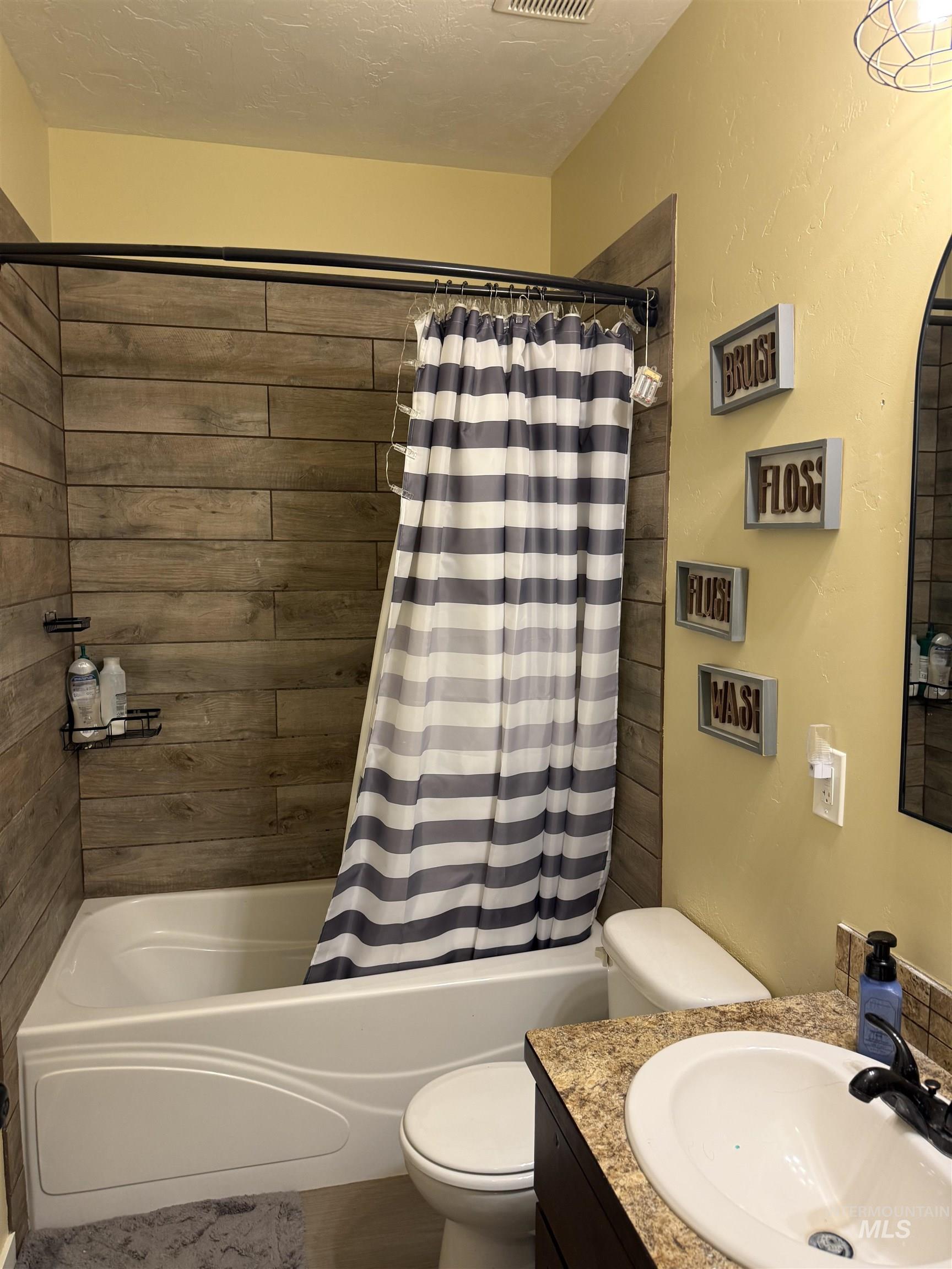 931 Applewood Dr. Property Photo 23