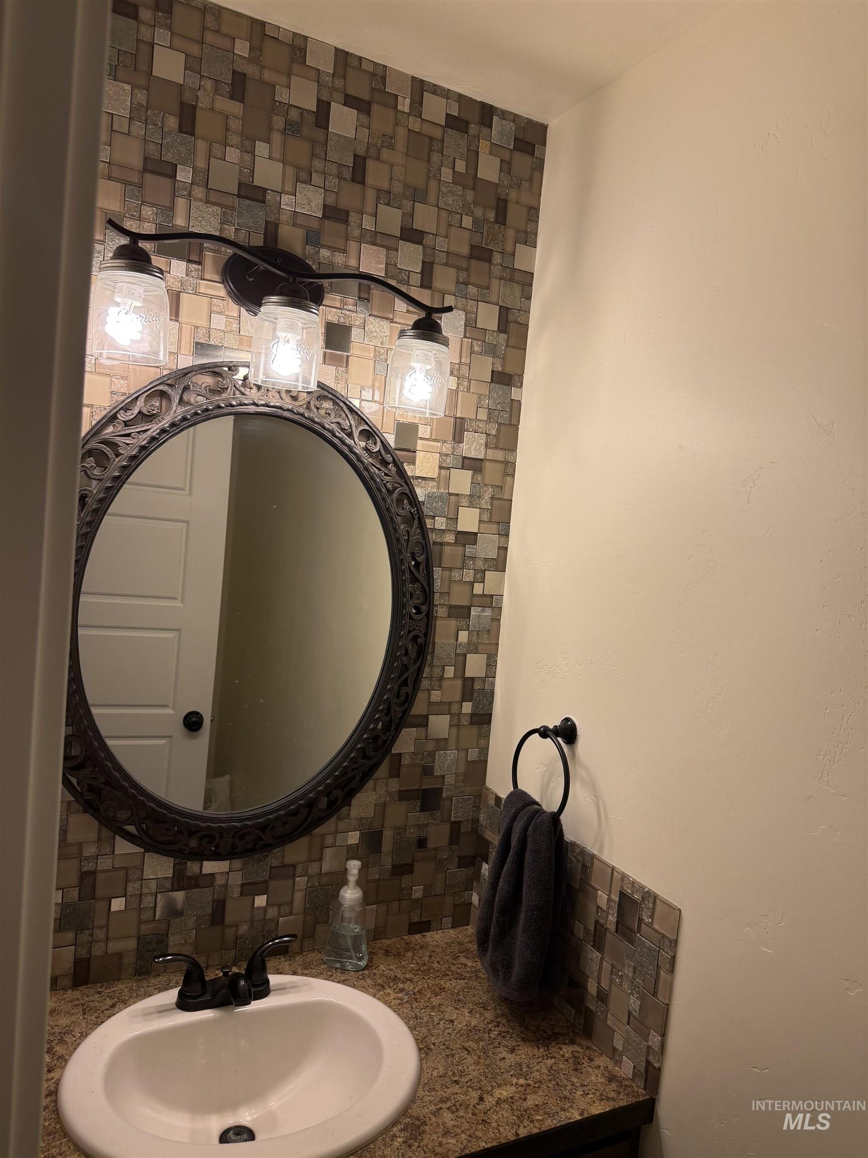 931 Applewood Dr. Property Photo 28