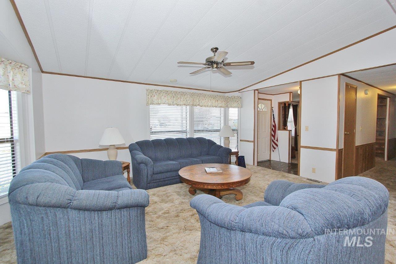 1907 W Flamingo Ave. Property Photo 5