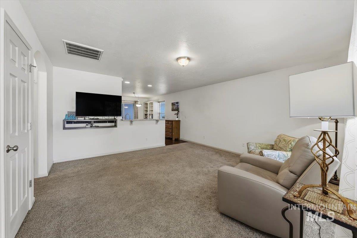 233 W Lava Falls Dr Property Photo 5