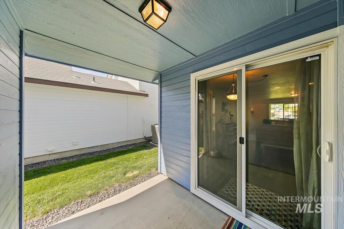 233 W Lava Falls Dr Property Photo 13