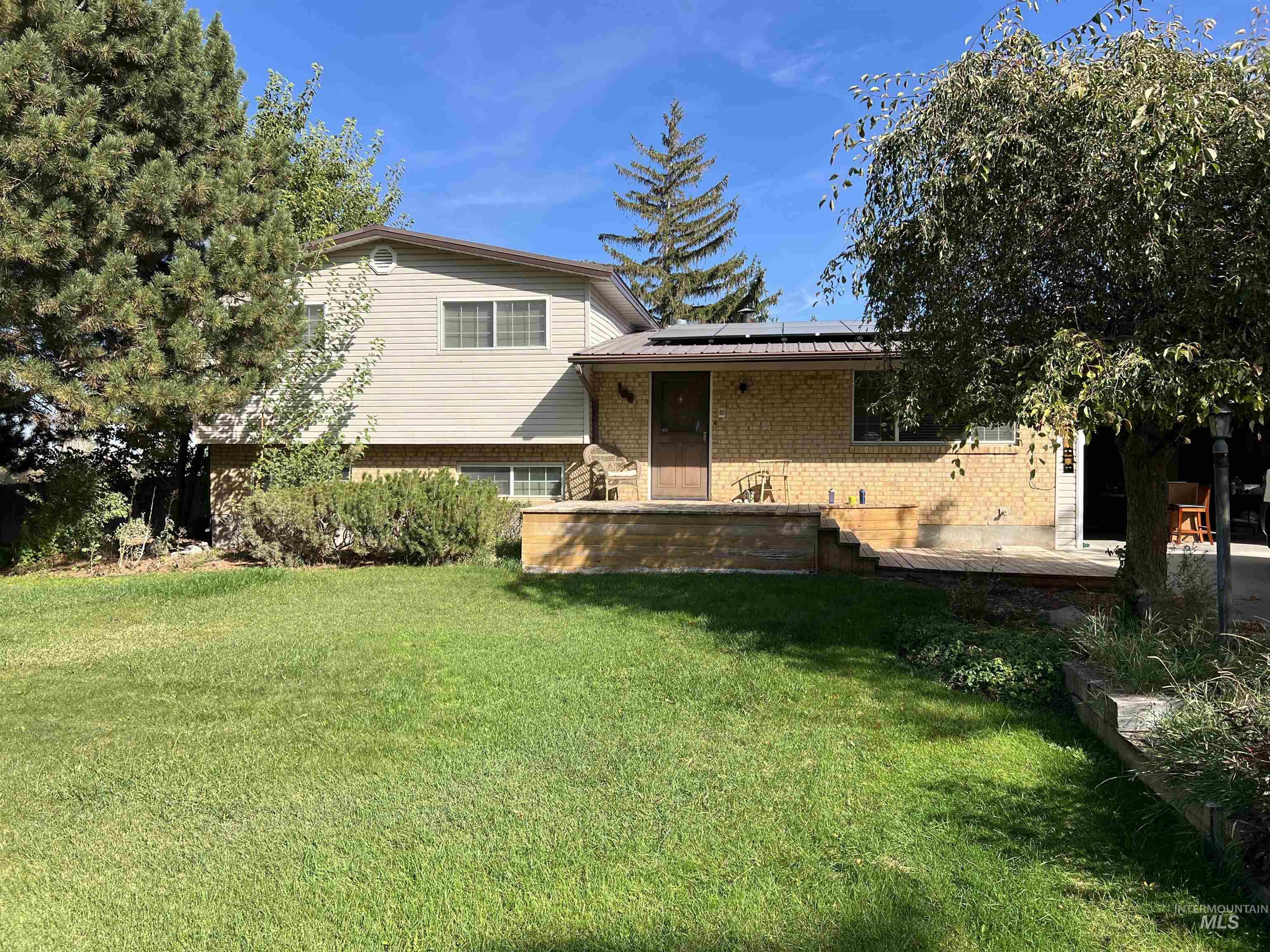 186 Clear Spring Dr Property Photo 1