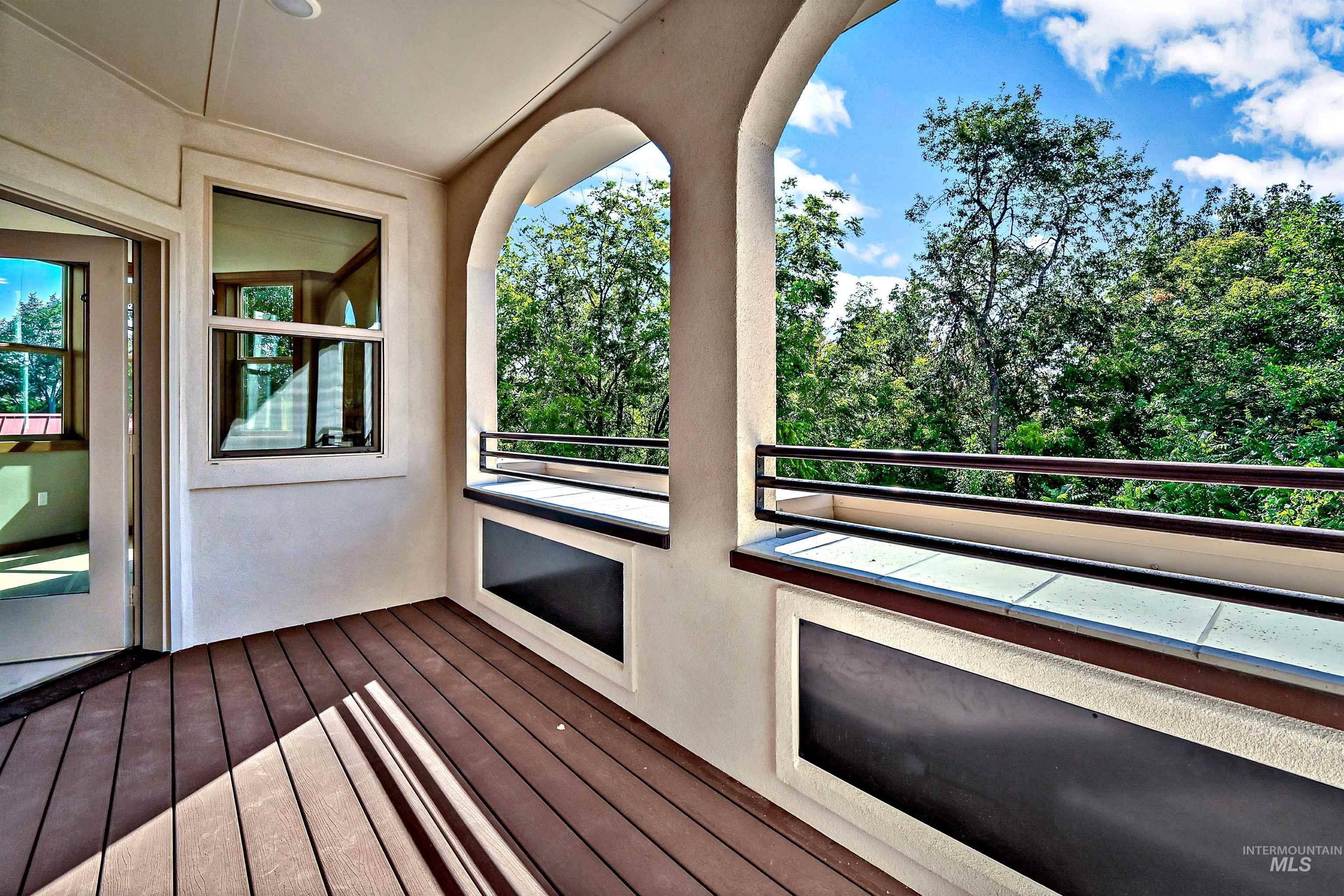 79 E Aikens Street Property Photo 3