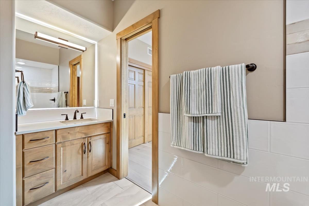 79 E Aikens Street Property Photo 24
