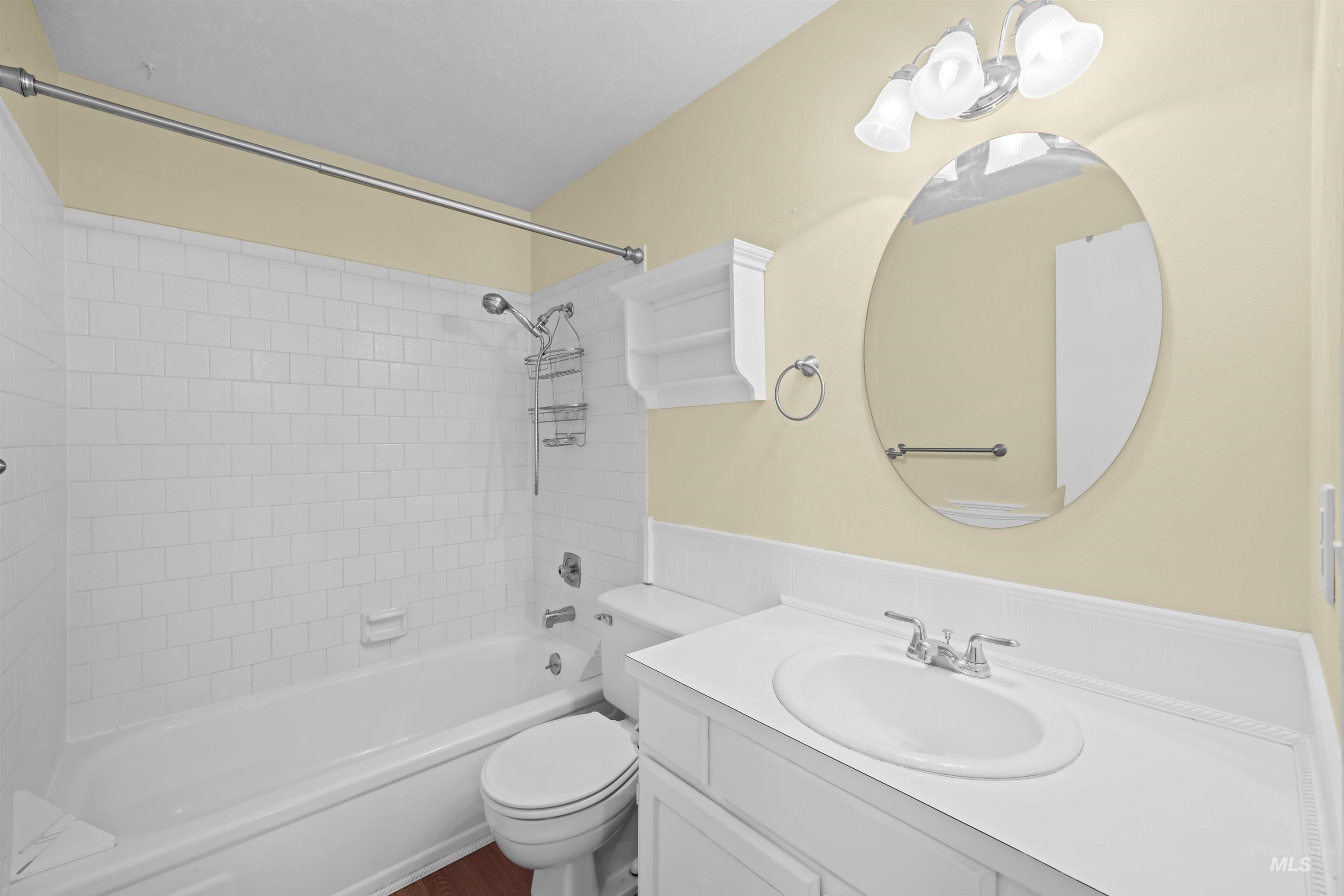 5253 W Grover St Property Photo 27