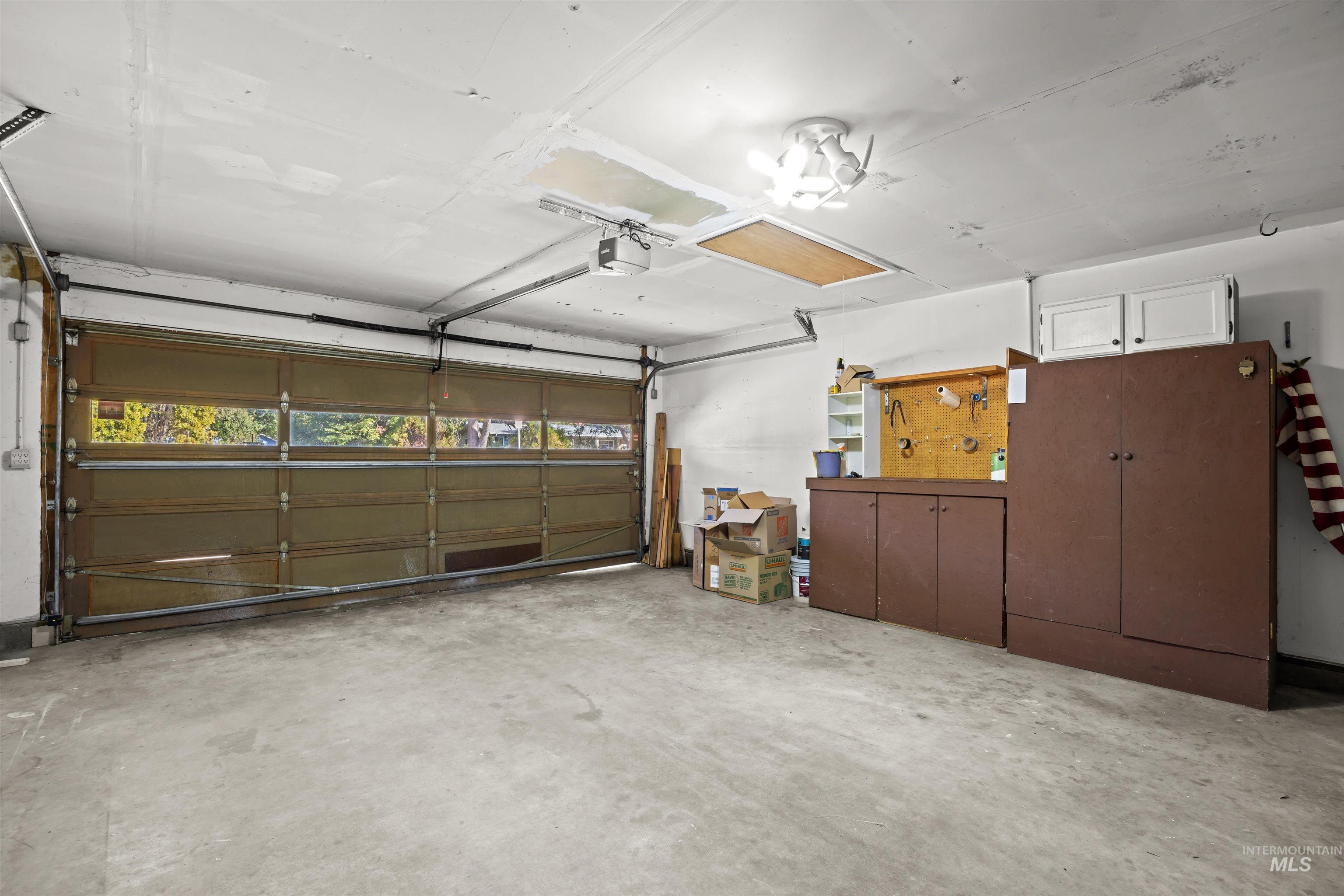 5253 W Grover St Property Photo 35