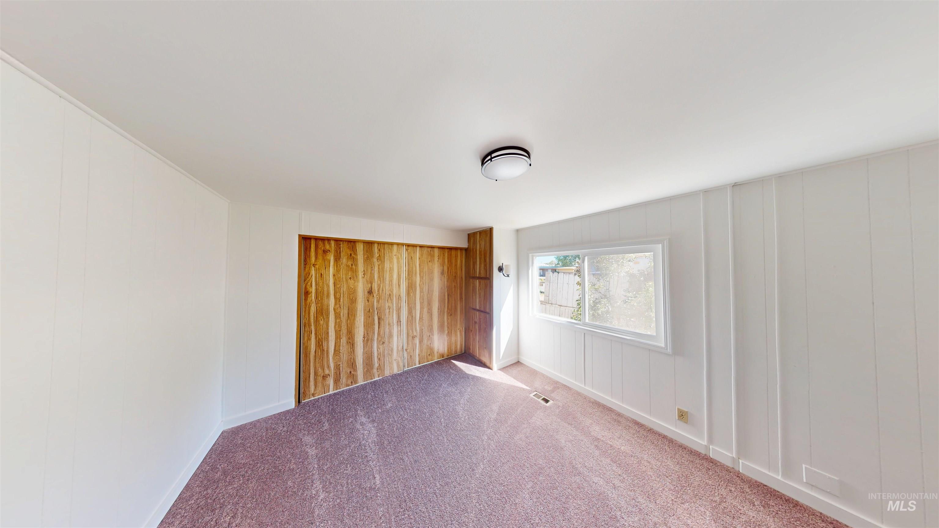 916 Victoria Property Photo 6