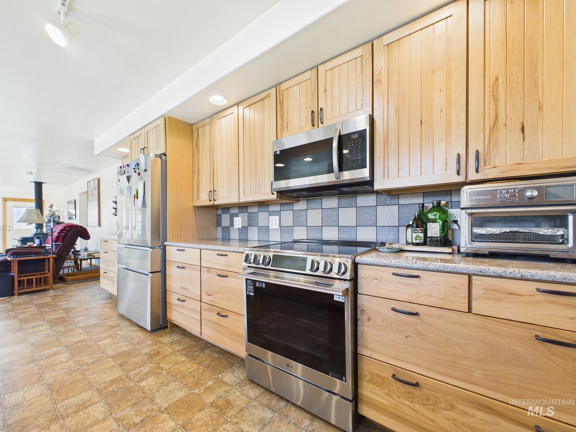 22625 Baldwin Ln Property Photo 3