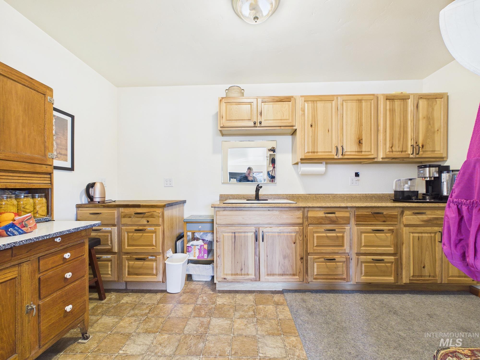 22625 Baldwin Ln Property Photo 4