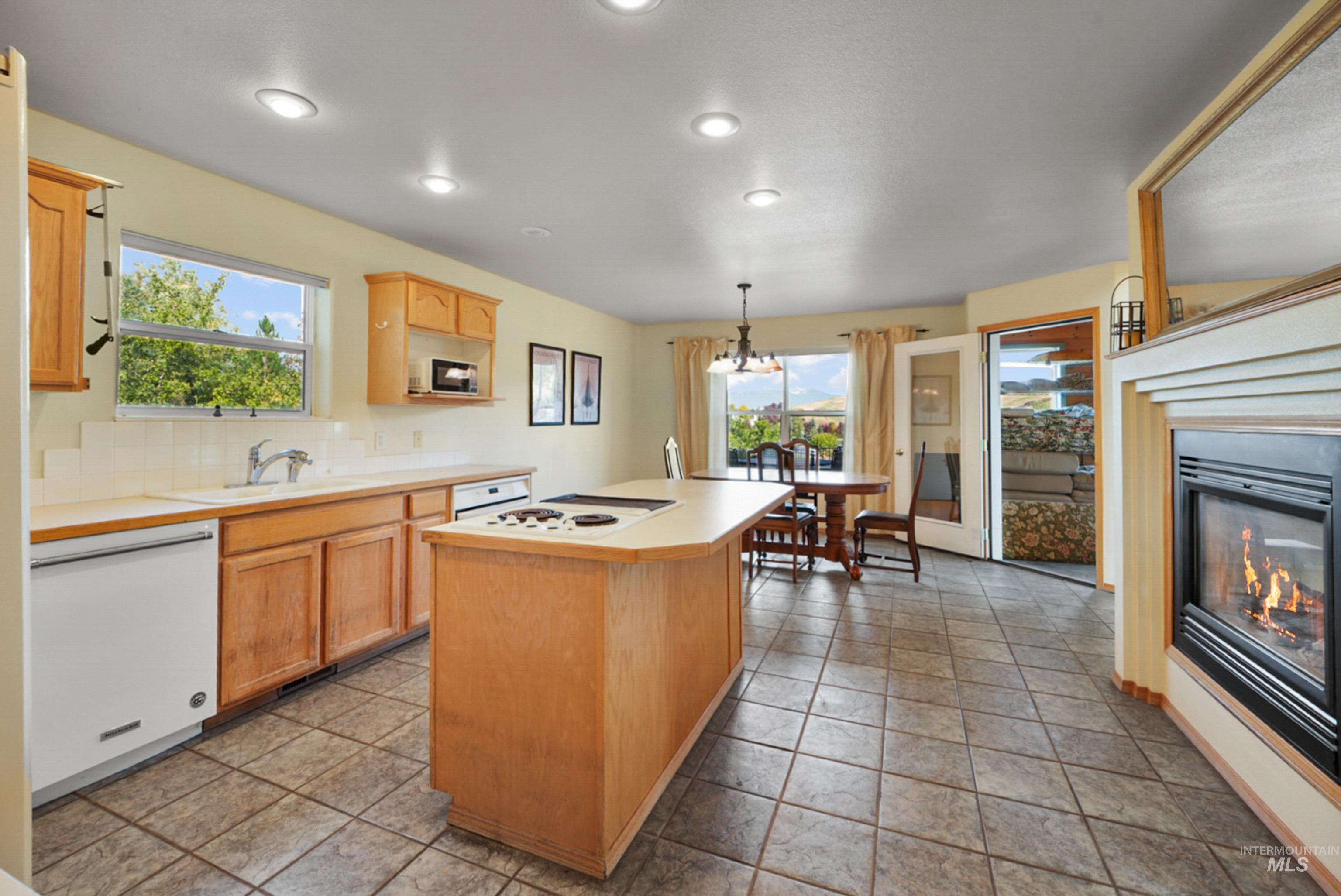 796 Panorama Drive Property Photo 11