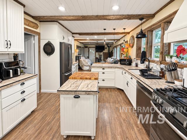 665 6th St. Property Photo 3
