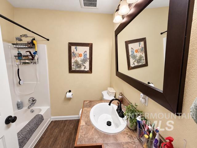 665 6th St. Property Photo 10
