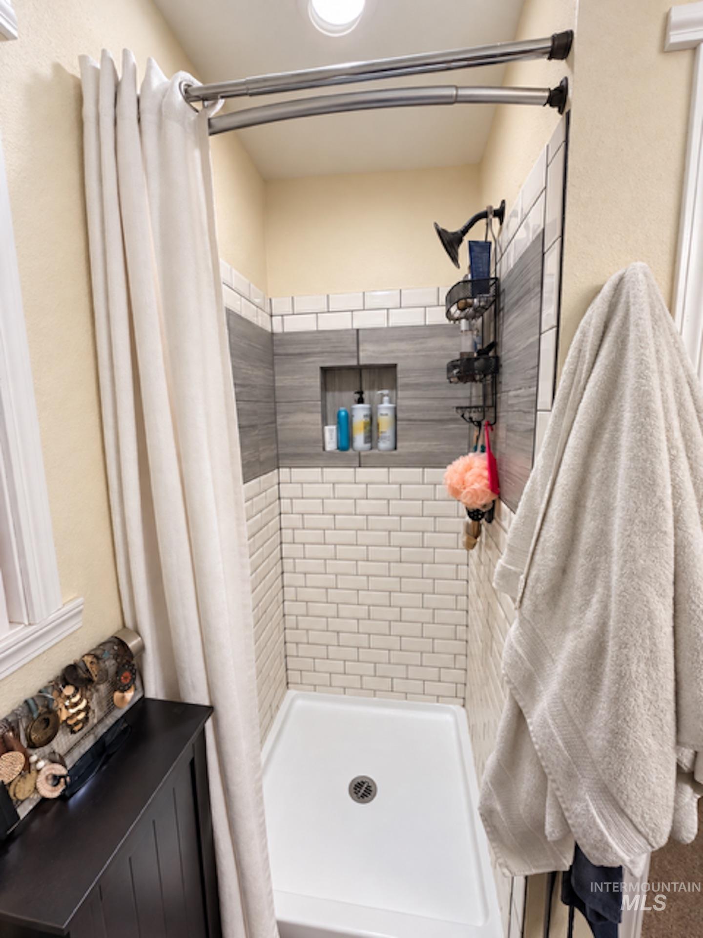 665 6th St. Property Photo 16