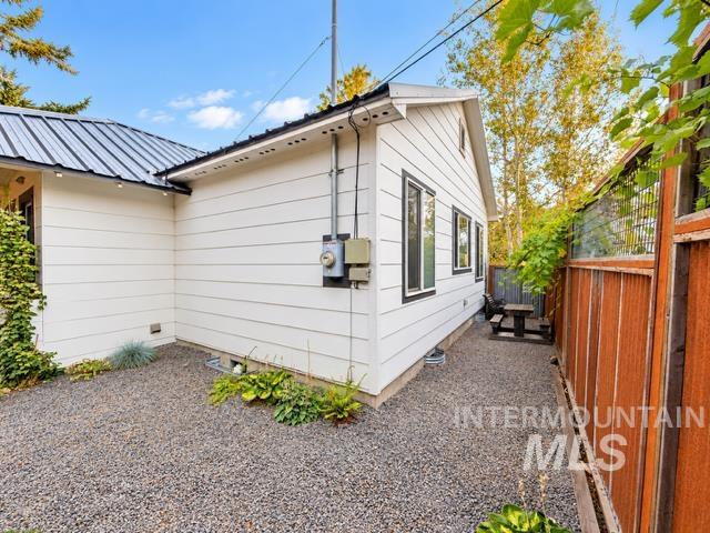 665 6th St. Property Photo 20
