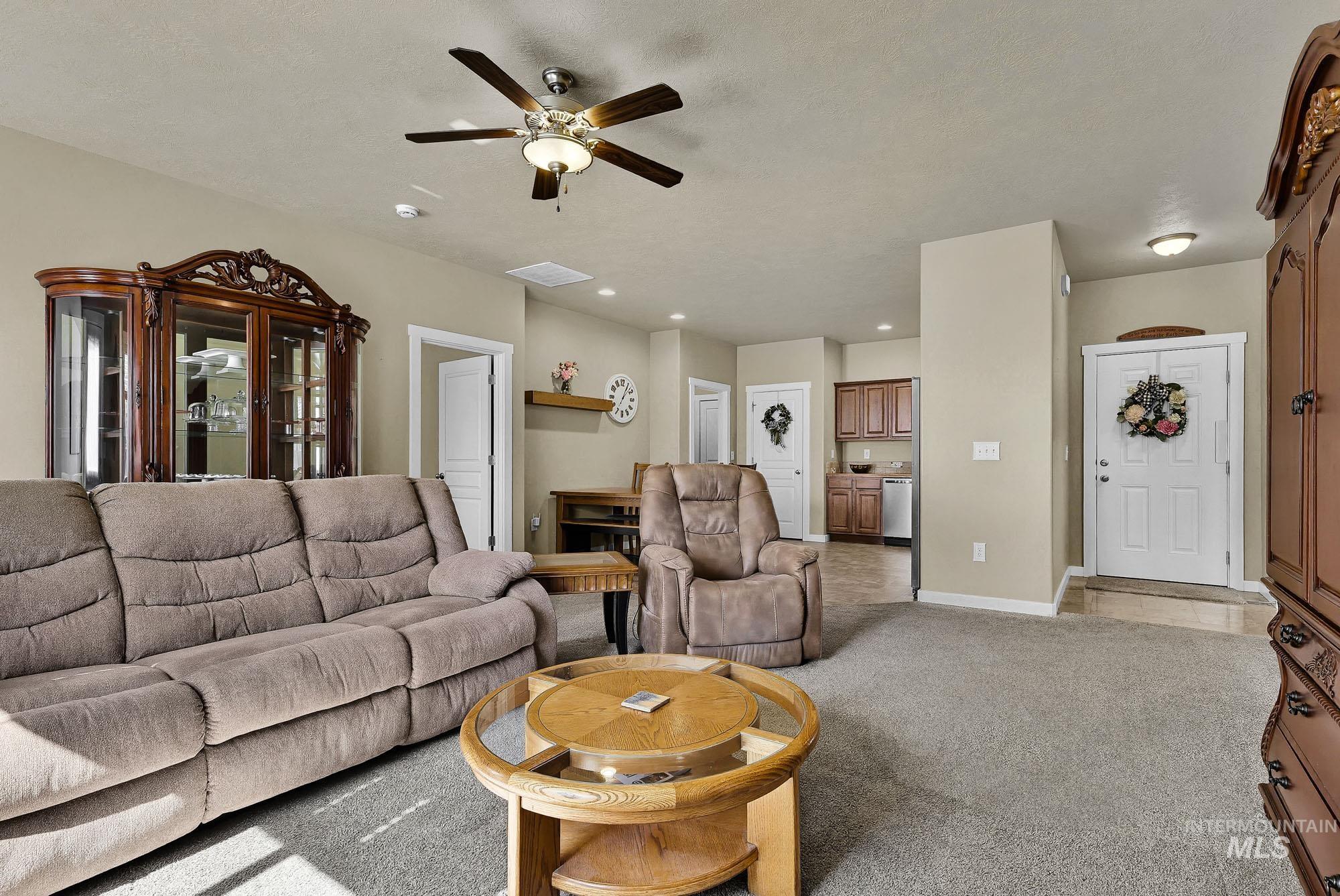2179 W Fieldstream Dr Property Photo 6