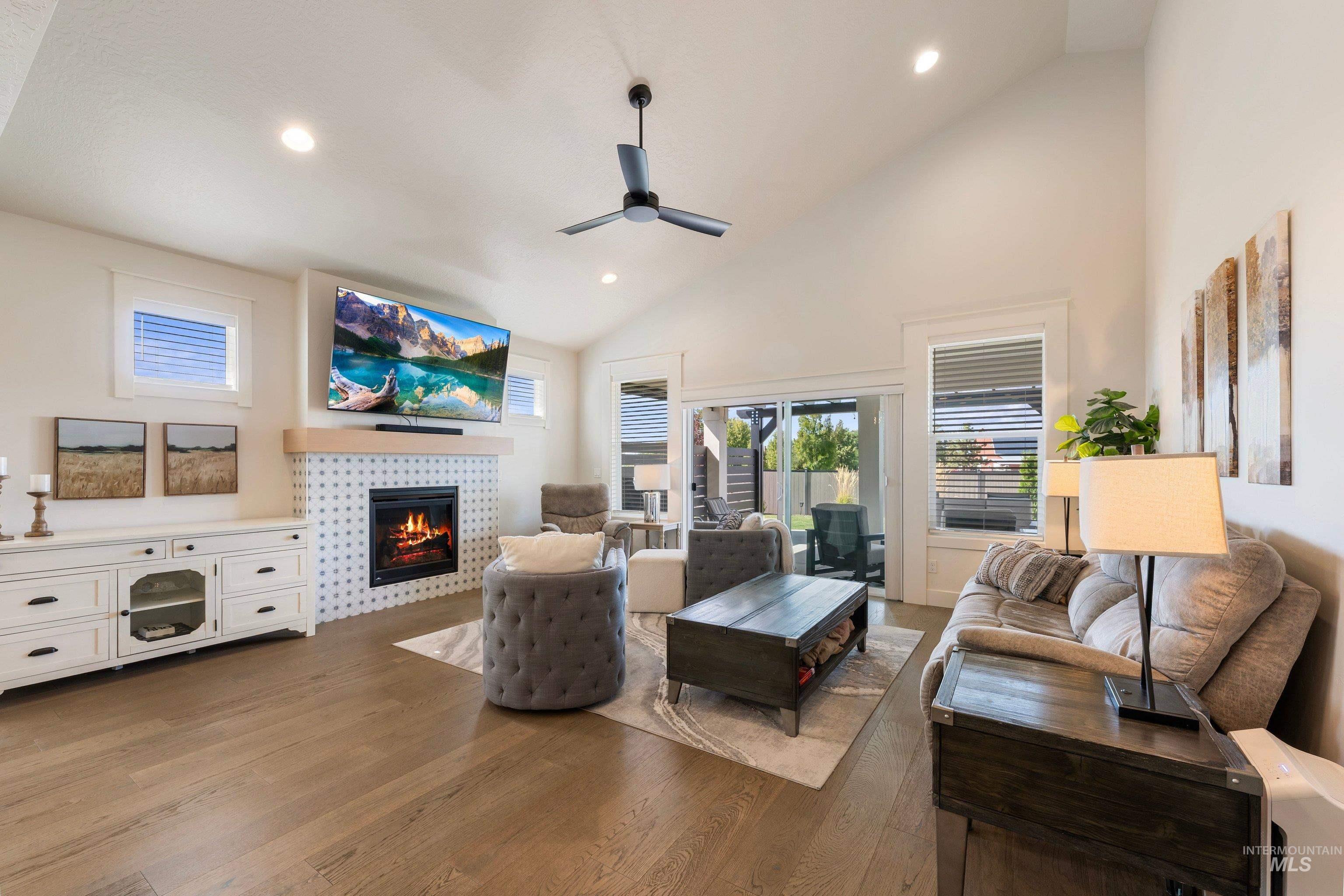 6874 W Los Flores Drive Property Photo 19