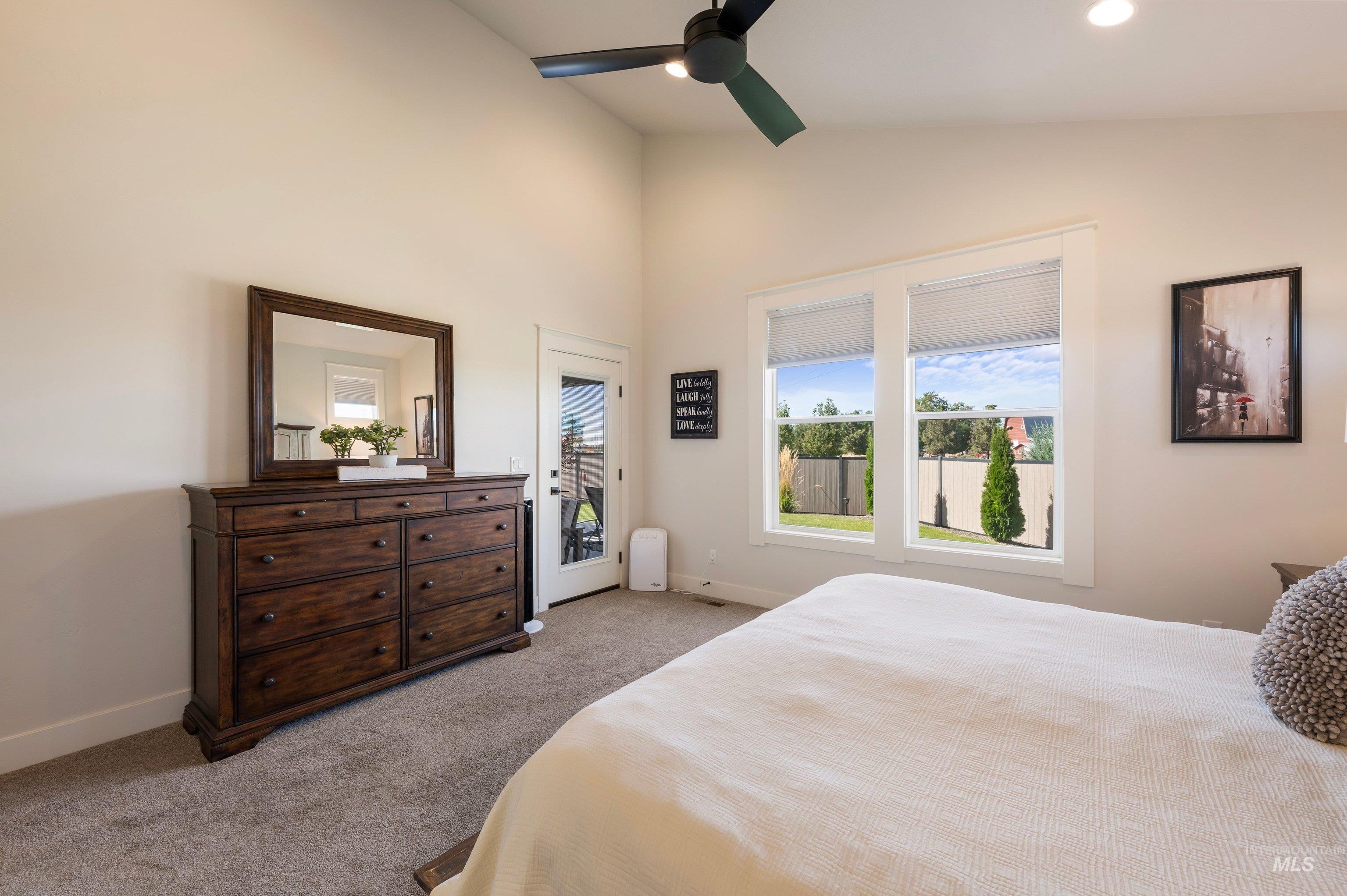 6874 W Los Flores Drive Property Photo 21