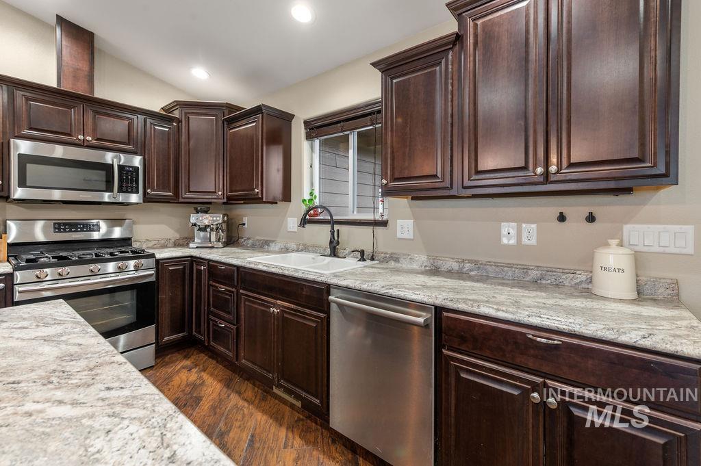 3307 18th Street Property Photo 4
