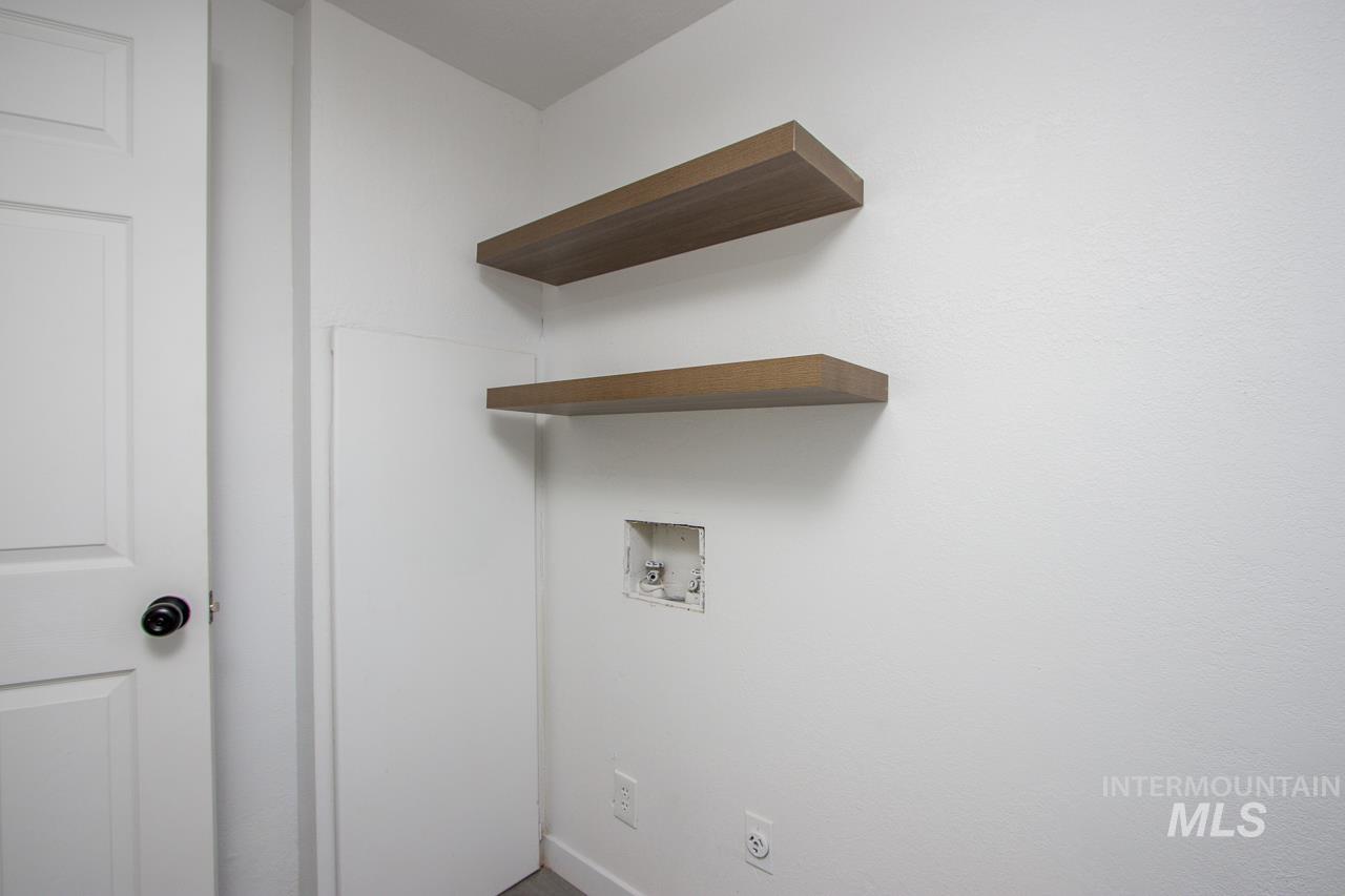 609 E Freeport Property Photo 11