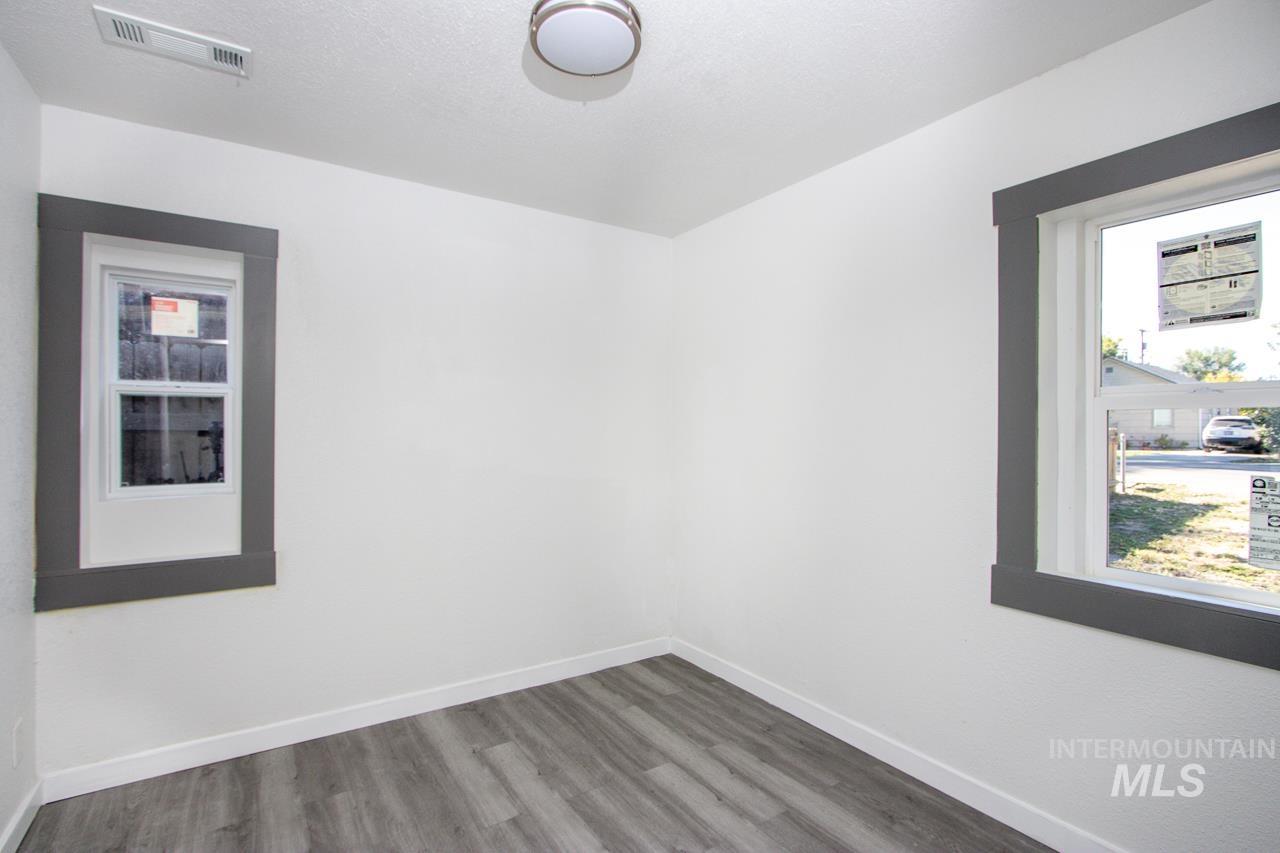 609 E Freeport Property Photo 11